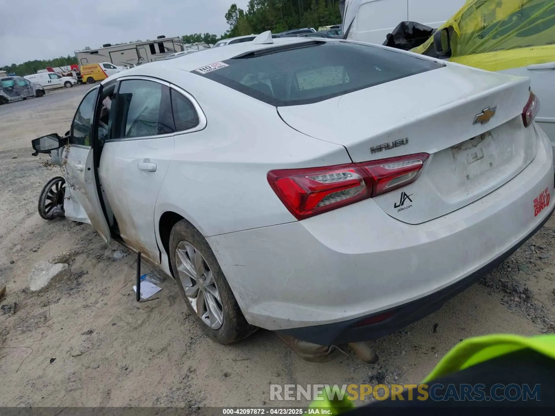 3 fotografías del automóvil dañado 1G1ZD5ST1MF063989 CHEVROLET MALIBU 2021