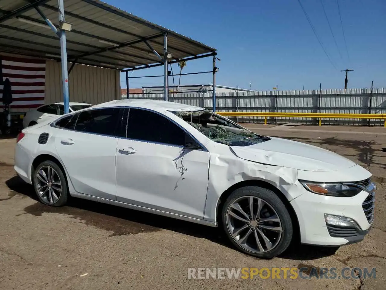 4 fotografías del automóvil dañado 1G1ZD5ST2MF045677 CHEVROLET MALIBU 2021