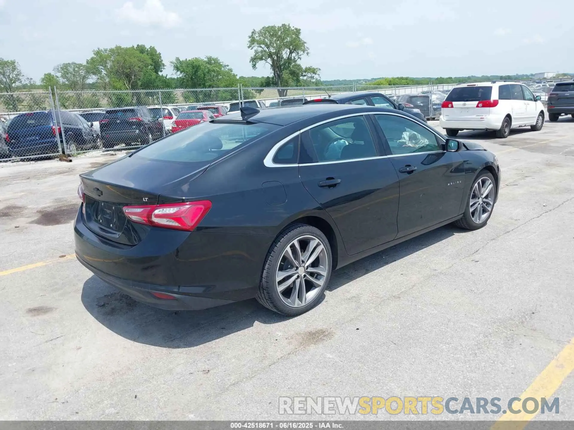 4 fotografías del automóvil dañado 1G1ZD5ST3MF006211 CHEVROLET MALIBU 2021
