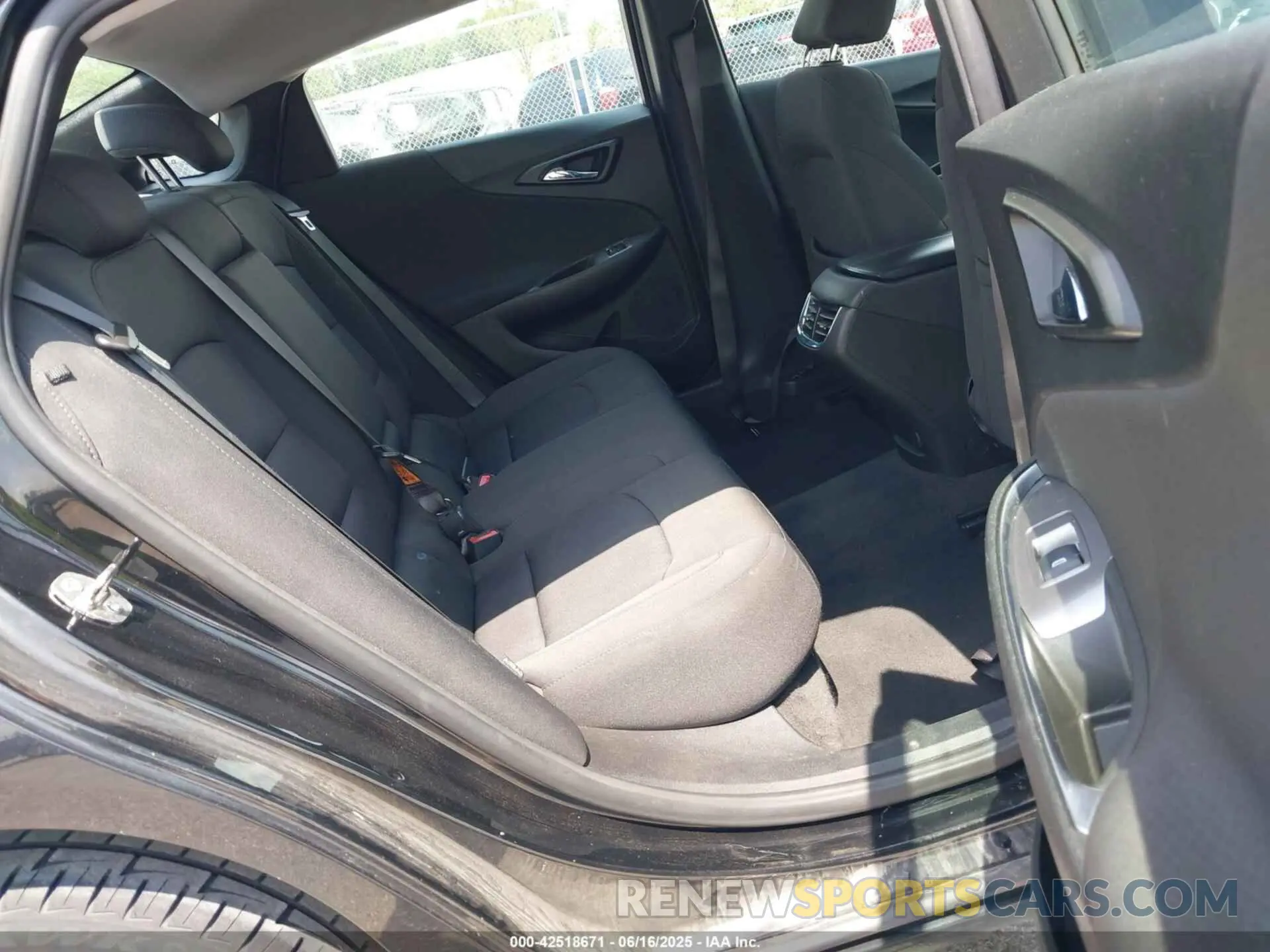 8 fotografías del automóvil dañado 1G1ZD5ST3MF006211 CHEVROLET MALIBU 2021