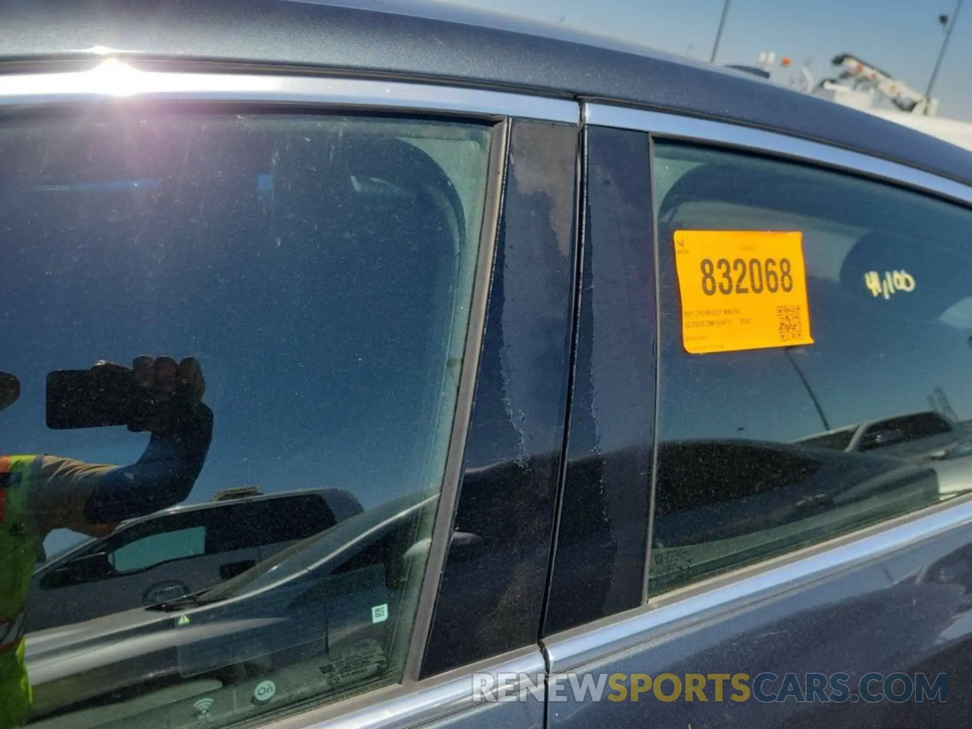 20 fotografías del automóvil dañado 1G1ZD5ST3MF014115 CHEVROLET MALIBU 2021