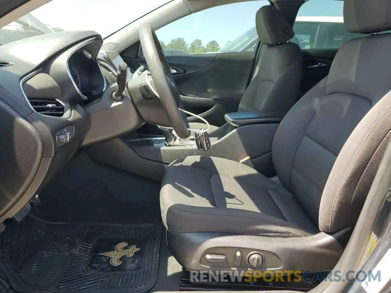 7 fotografías del automóvil dañado 1G1ZD5ST3MF061127 CHEVROLET MALIBU 2021
