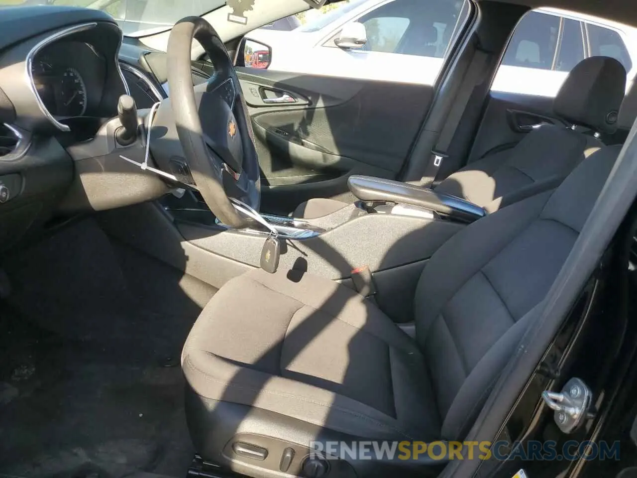 7 fotografías del automóvil dañado 1G1ZD5ST3MF065467 CHEVROLET MALIBU 2021