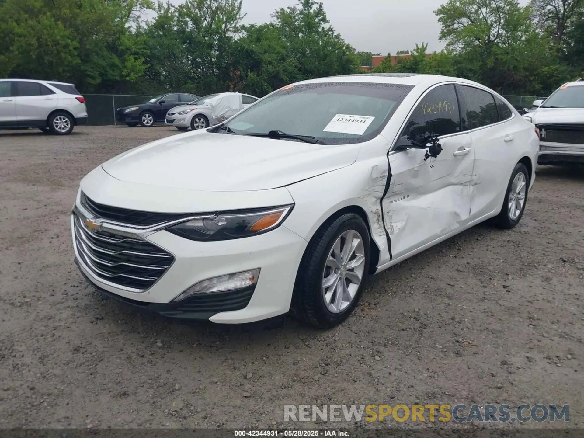 2 fotografías del automóvil dañado 1G1ZD5ST4MF056311 CHEVROLET MALIBU 2021