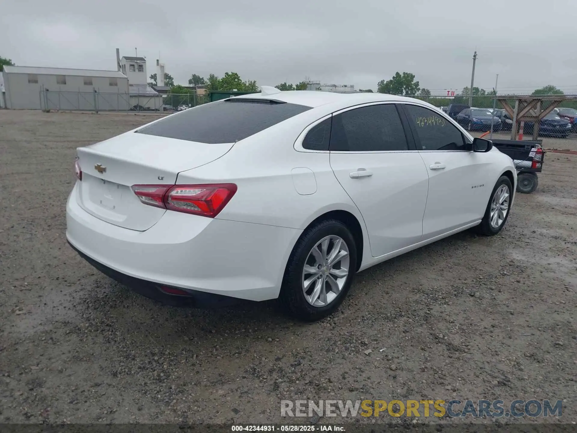 4 fotografías del automóvil dañado 1G1ZD5ST4MF056311 CHEVROLET MALIBU 2021