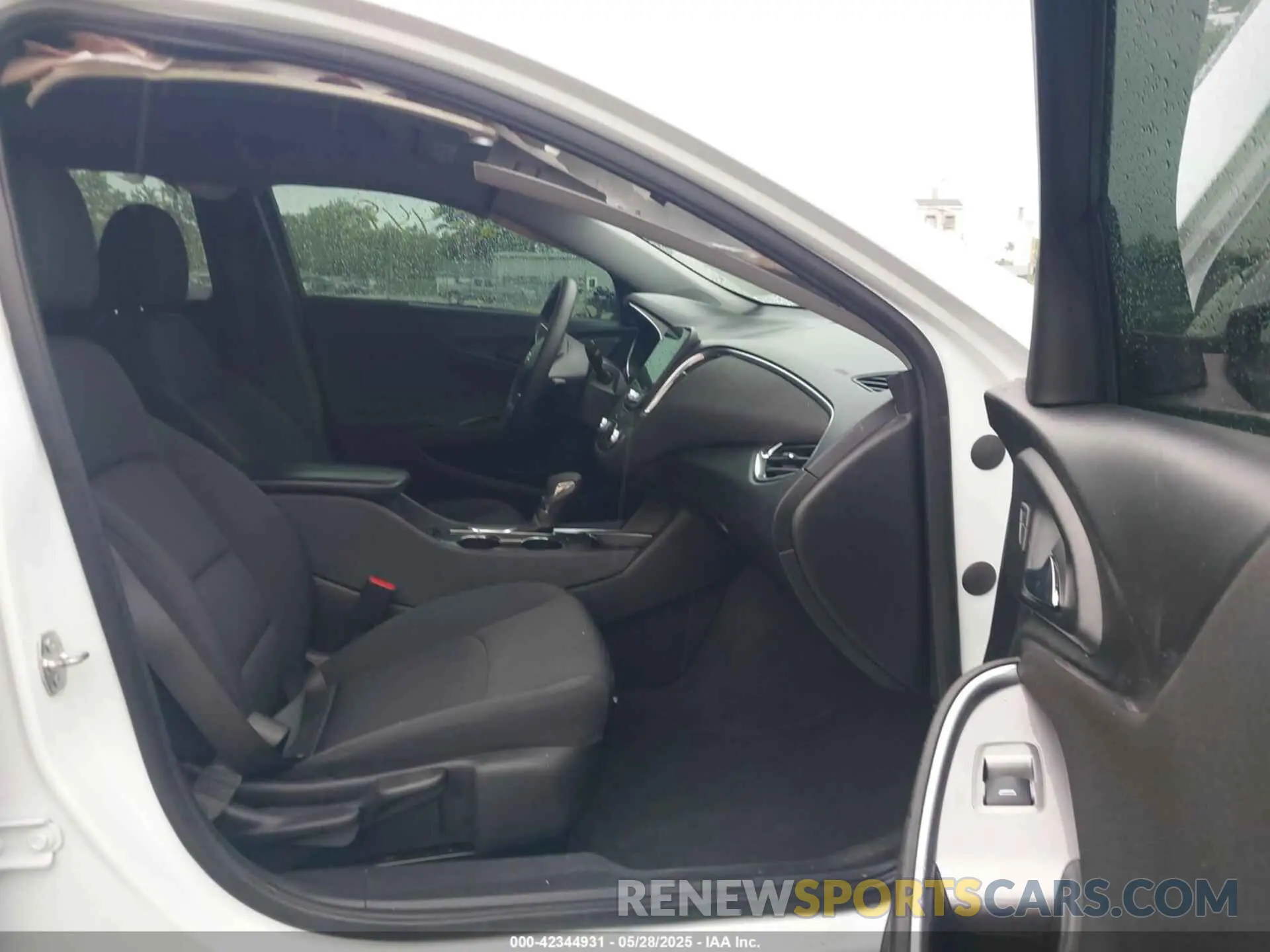 5 fotografías del automóvil dañado 1G1ZD5ST4MF056311 CHEVROLET MALIBU 2021