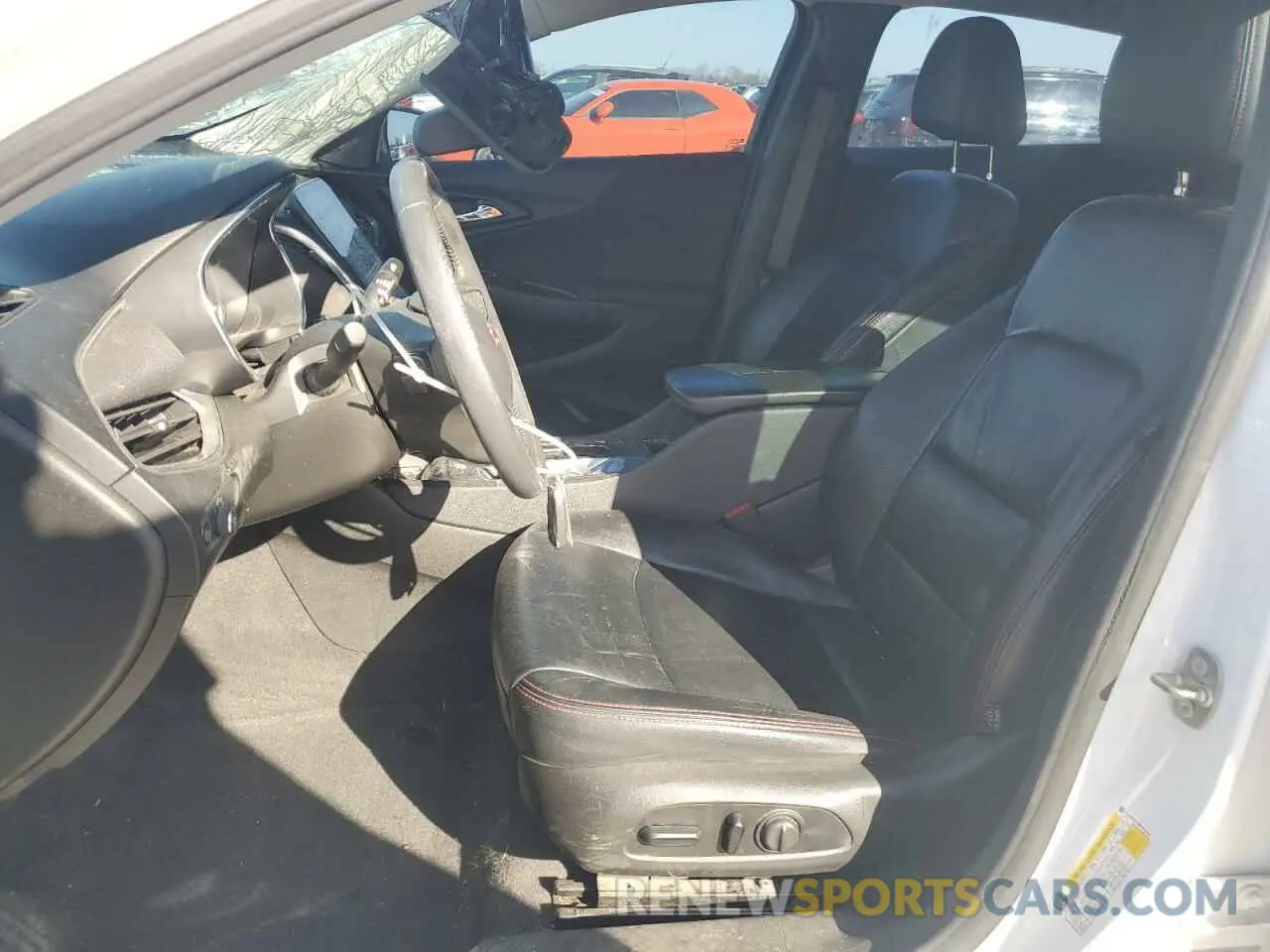 7 fotografías del automóvil dañado 1G1ZD5ST4MF078244 CHEVROLET MALIBU 2021
