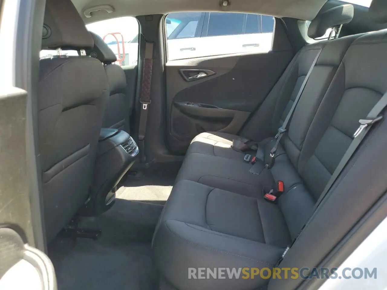 10 fotografías del automóvil dañado 1G1ZD5ST4MF084819 CHEVROLET MALIBU 2021