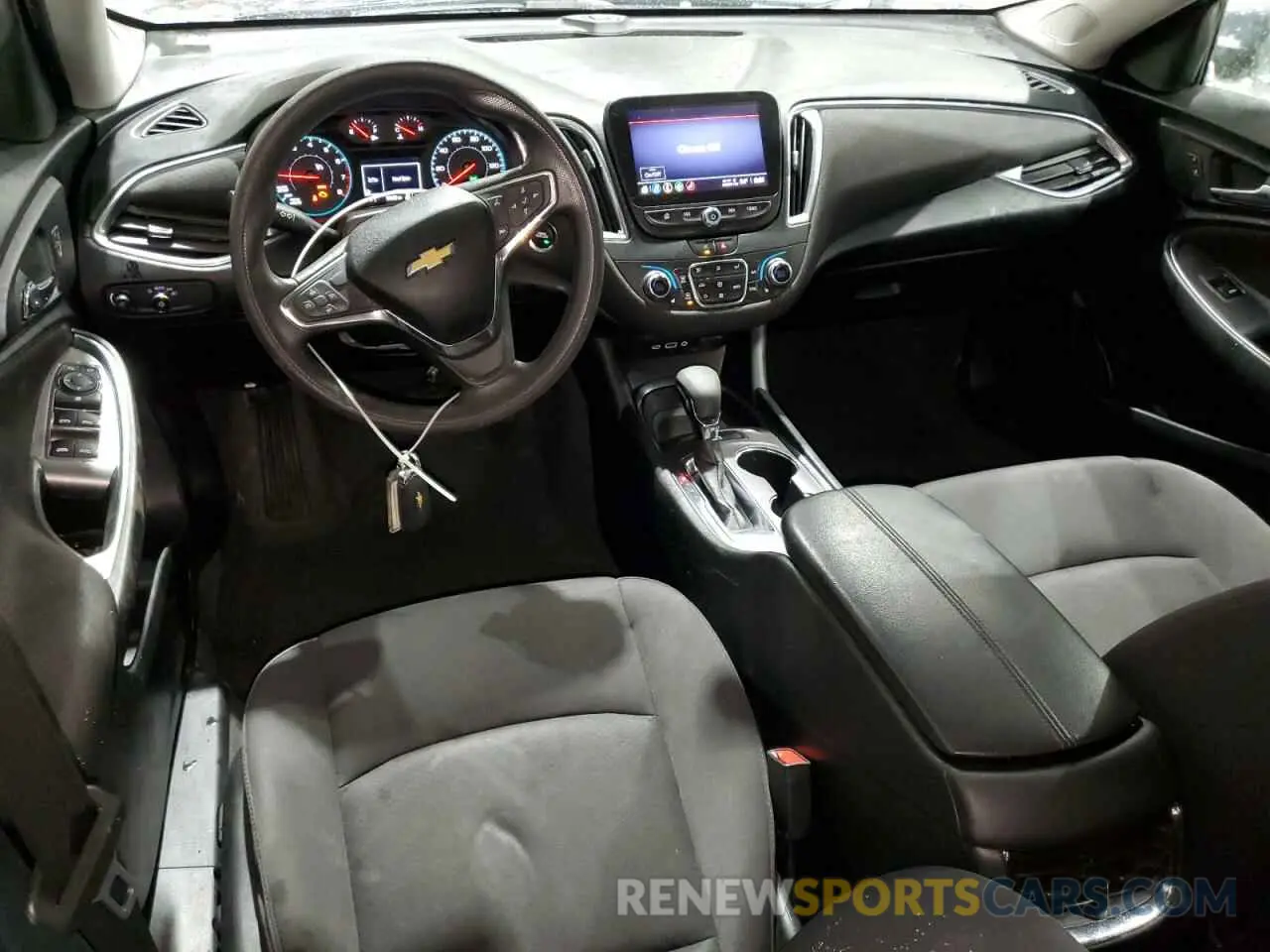 8 fotografías del automóvil dañado 1G1ZD5ST5MF074350 CHEVROLET MALIBU 2021