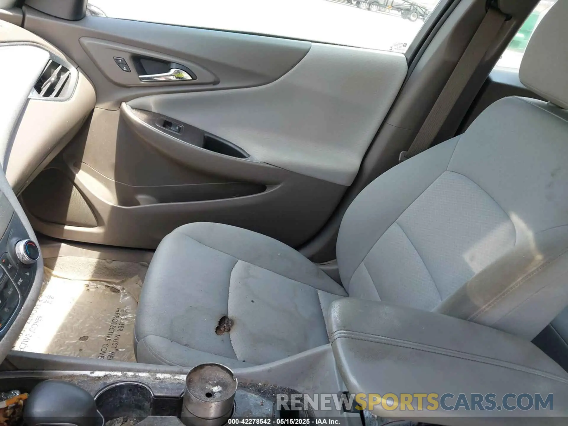 5 fotografías del automóvil dañado 1G1ZD5ST6MF034052 CHEVROLET MALIBU 2021