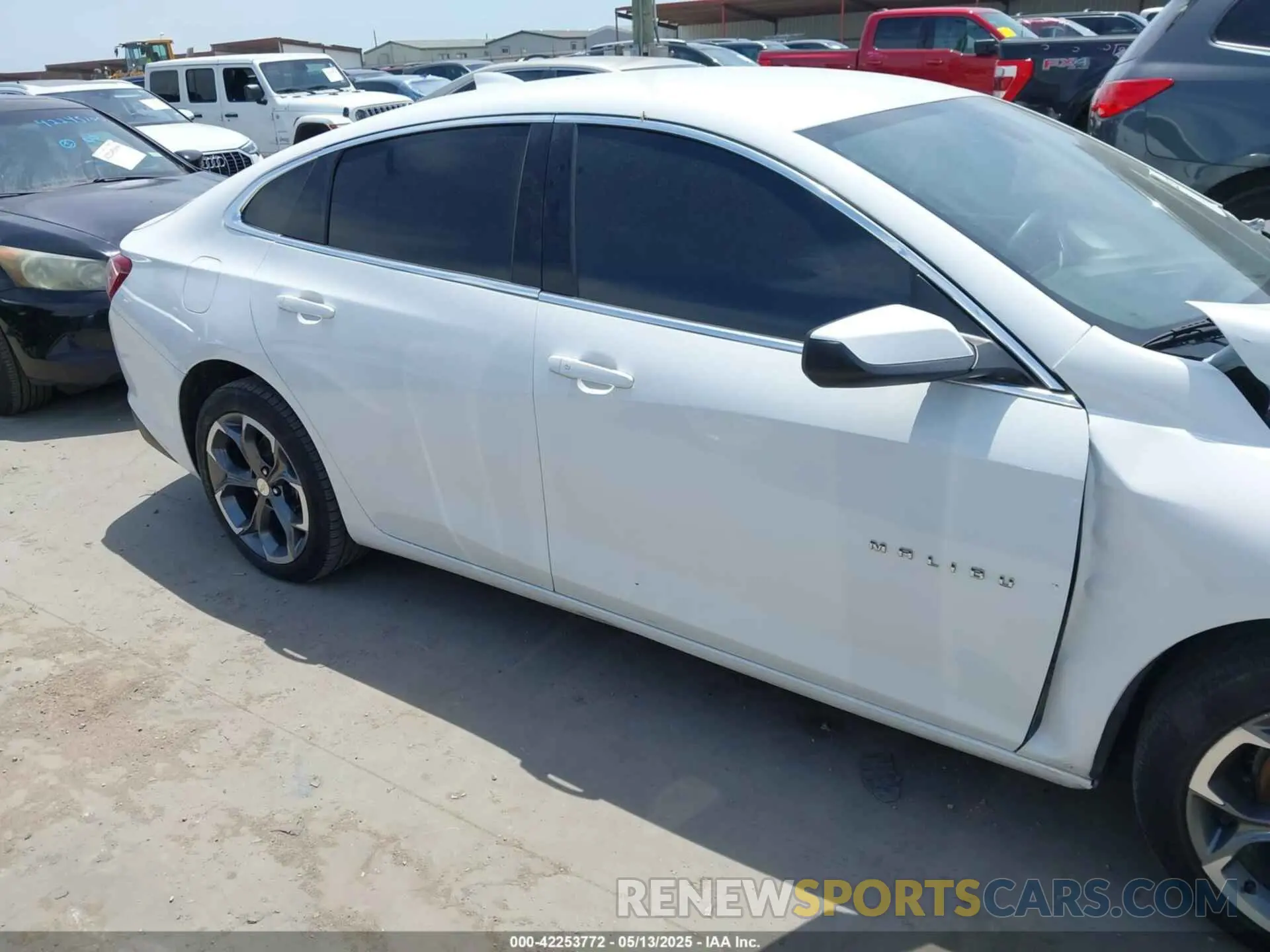 13 fotografías del automóvil dañado 1G1ZD5ST6MF077774 CHEVROLET MALIBU 2021