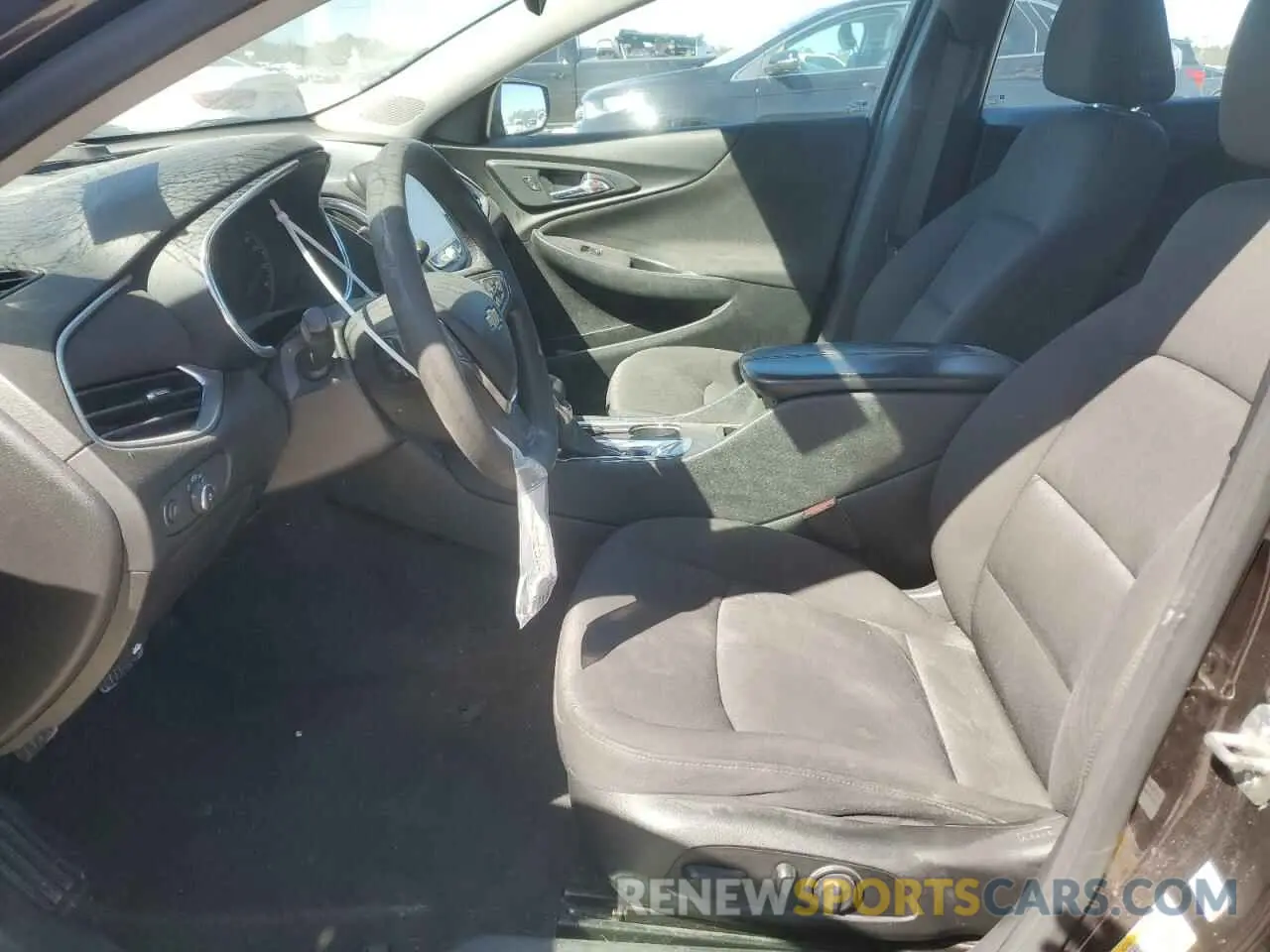 7 fotografías del automóvil dañado 1G1ZD5ST8MF018547 CHEVROLET MALIBU 2021