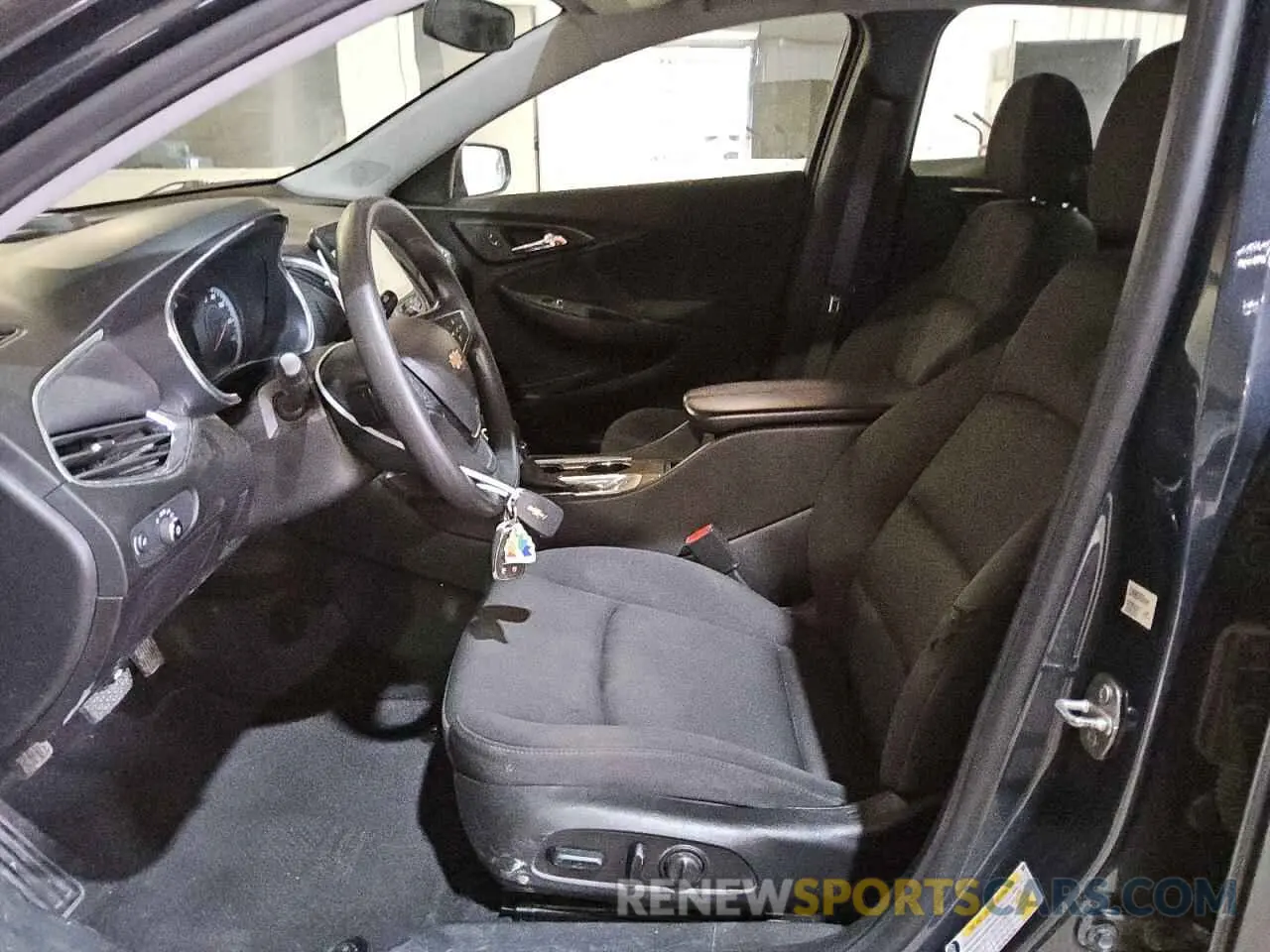 7 fotografías del automóvil dañado 1G1ZD5ST8MF027992 CHEVROLET MALIBU 2021