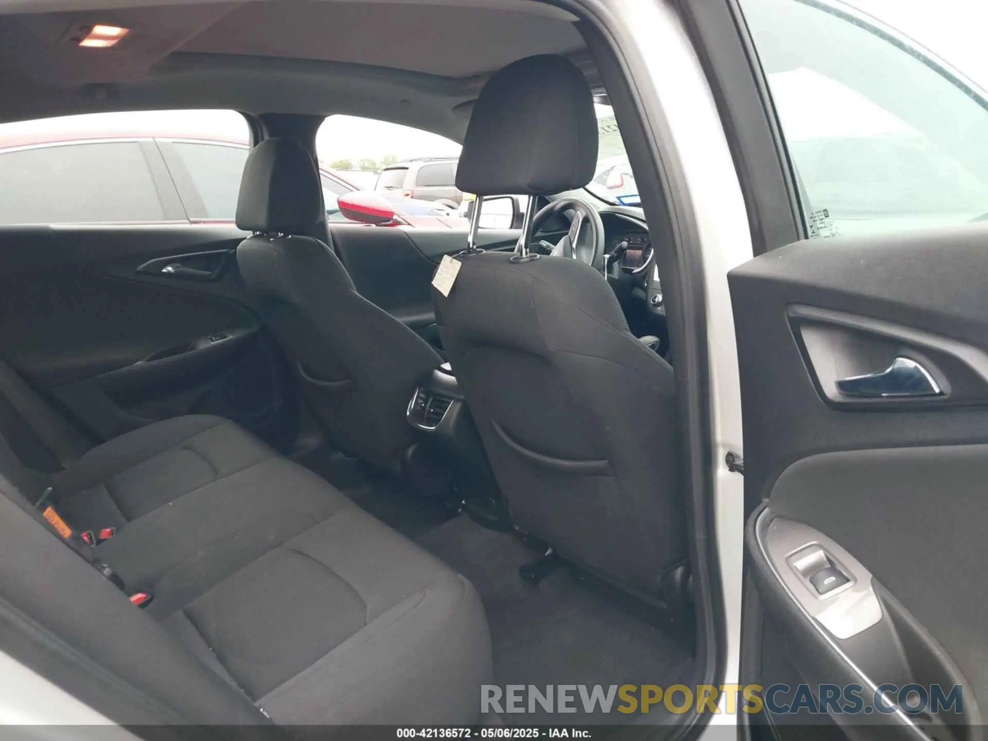 8 fotografías del automóvil dañado 1G1ZD5ST8MF054528 CHEVROLET MALIBU 2021