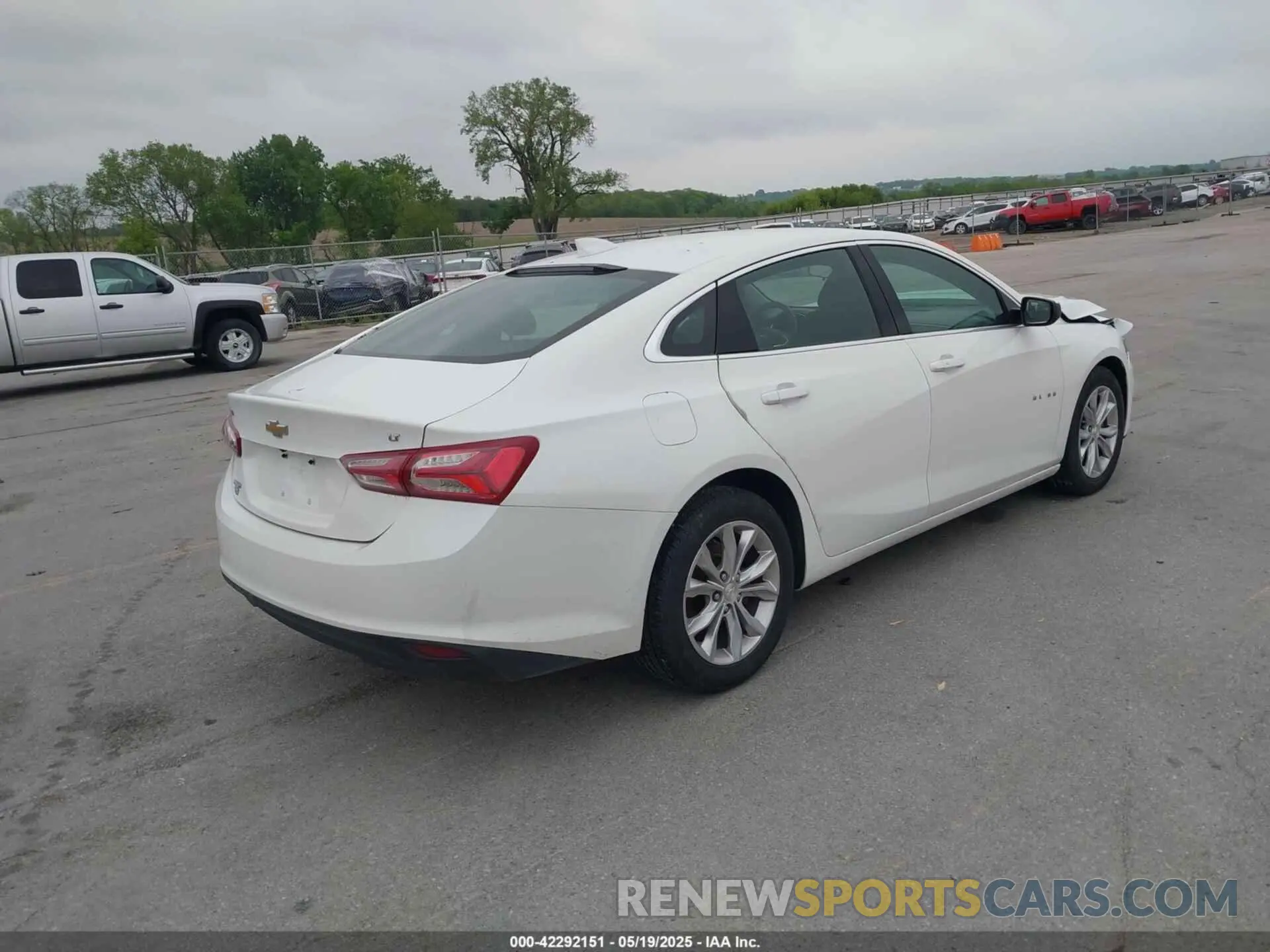 4 fotografías del automóvil dañado 1G1ZD5ST9MF025068 CHEVROLET MALIBU 2021