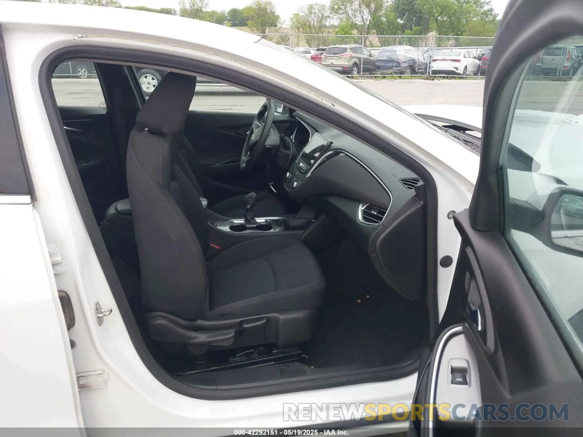 5 fotografías del automóvil dañado 1G1ZD5ST9MF025068 CHEVROLET MALIBU 2021