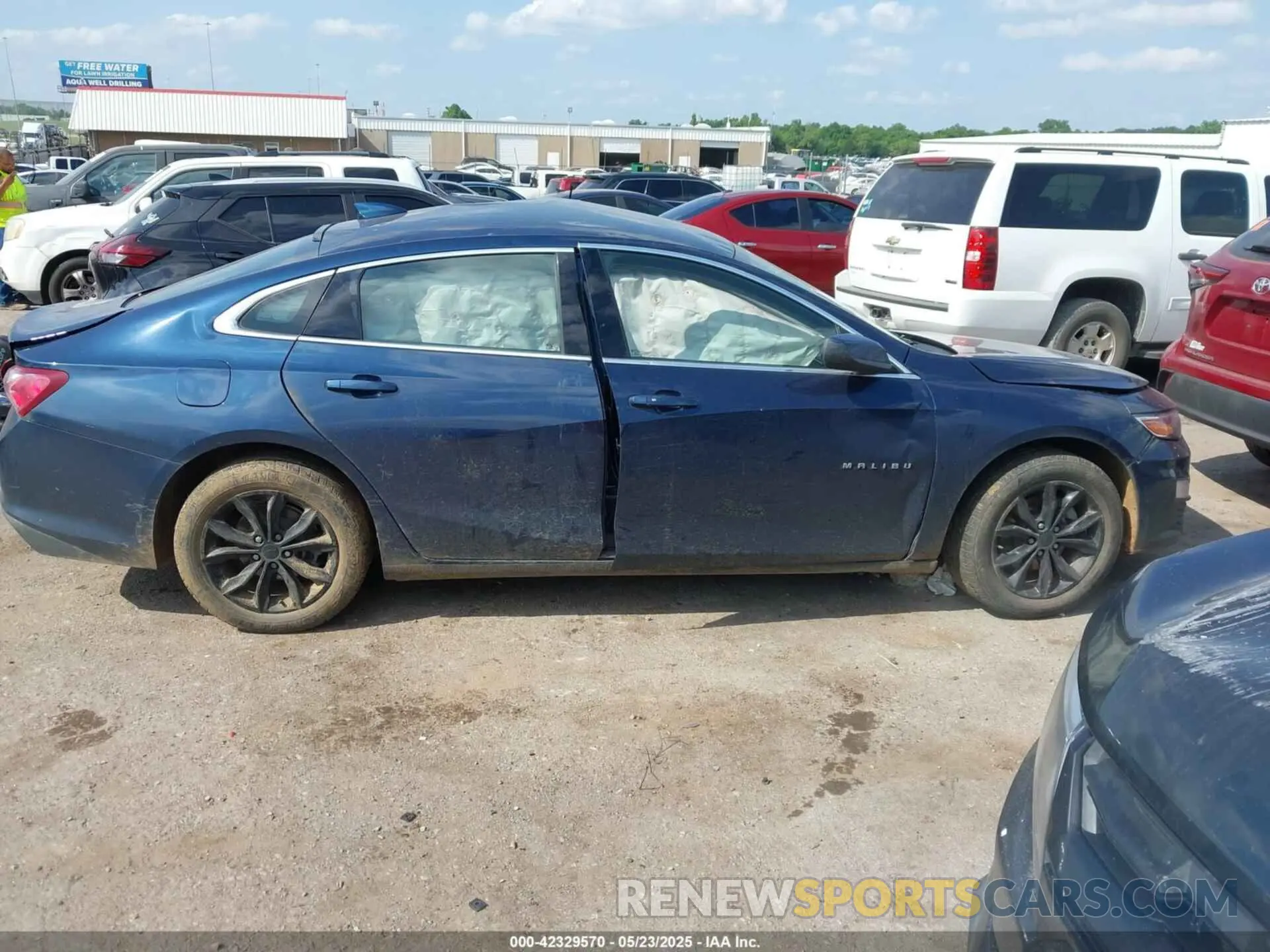 13 fotografías del automóvil dañado 1G1ZD5STXMF022759 CHEVROLET MALIBU 2021