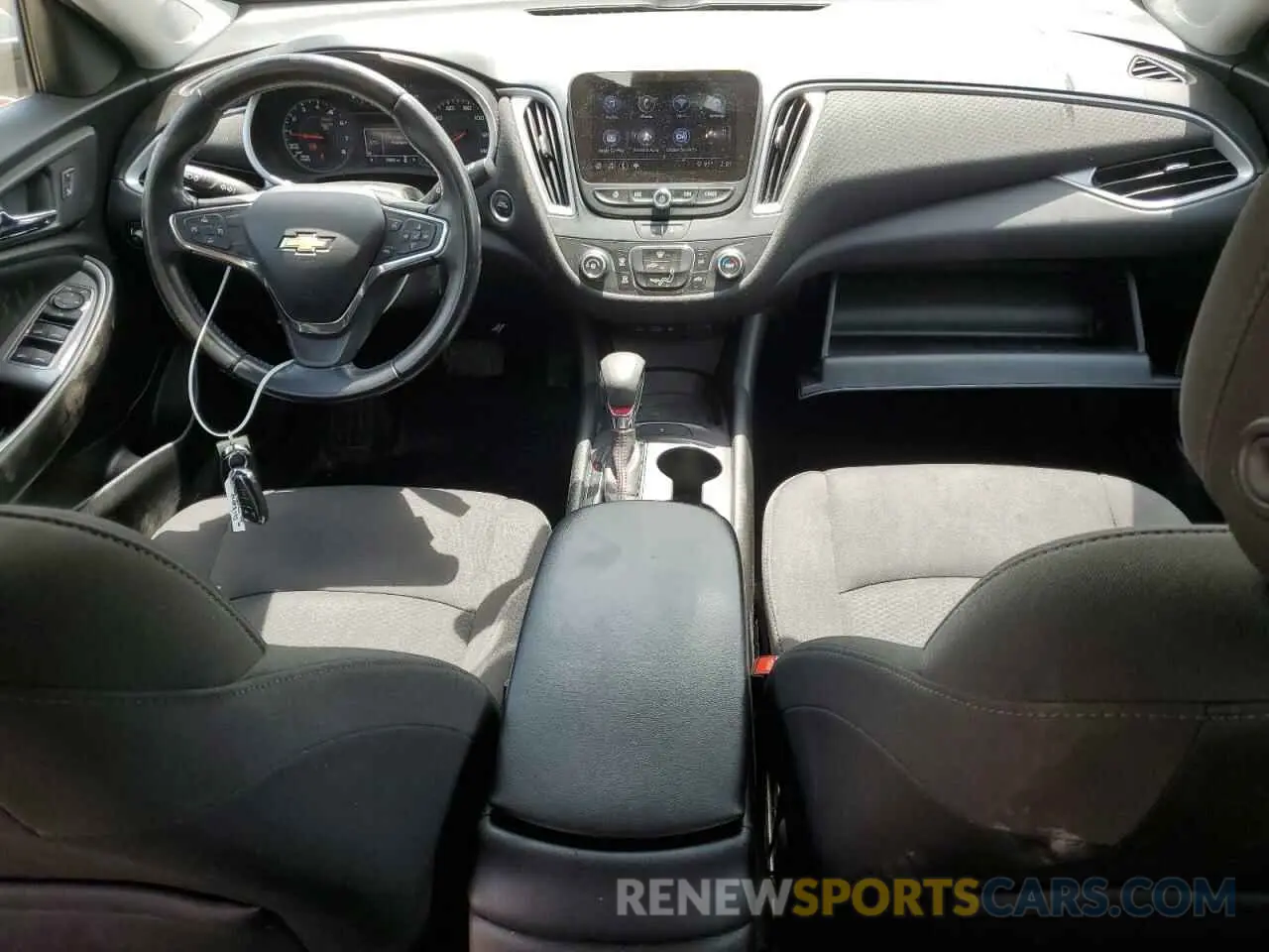 8 fotografías del automóvil dañado 1G1ZG5ST9MF020704 CHEVROLET MALIBU 2021