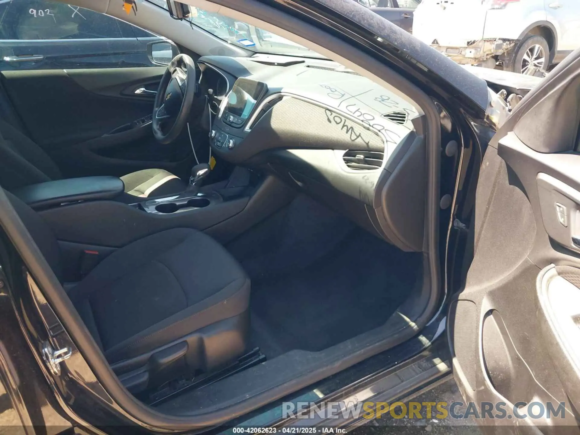 5 fotografías del automóvil dañado 1G1ZB5ST4NF188752 CHEVROLET MALIBU 2022