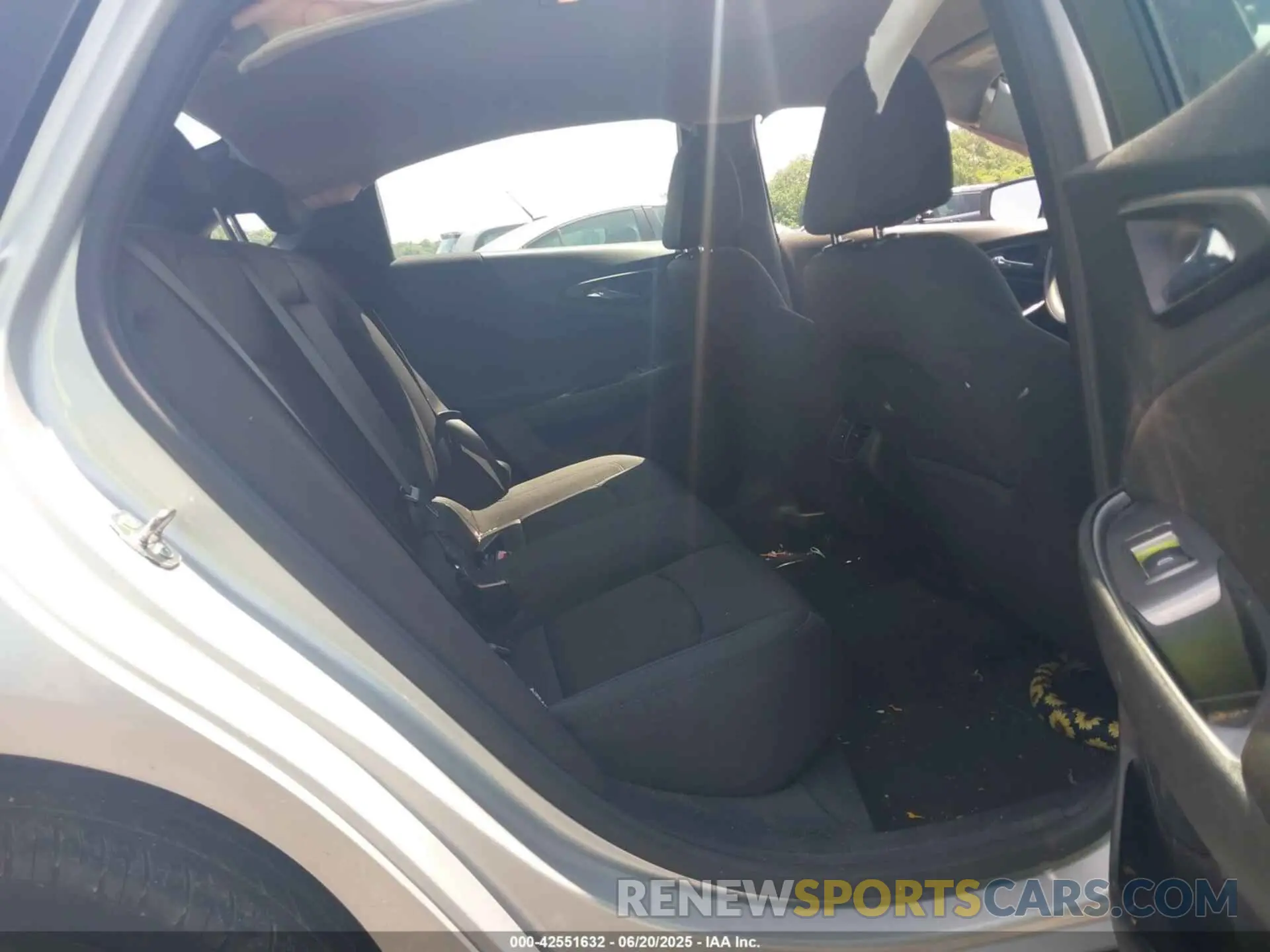 8 fotografías del automóvil dañado 1G1ZD5ST1NF178044 CHEVROLET MALIBU 2022