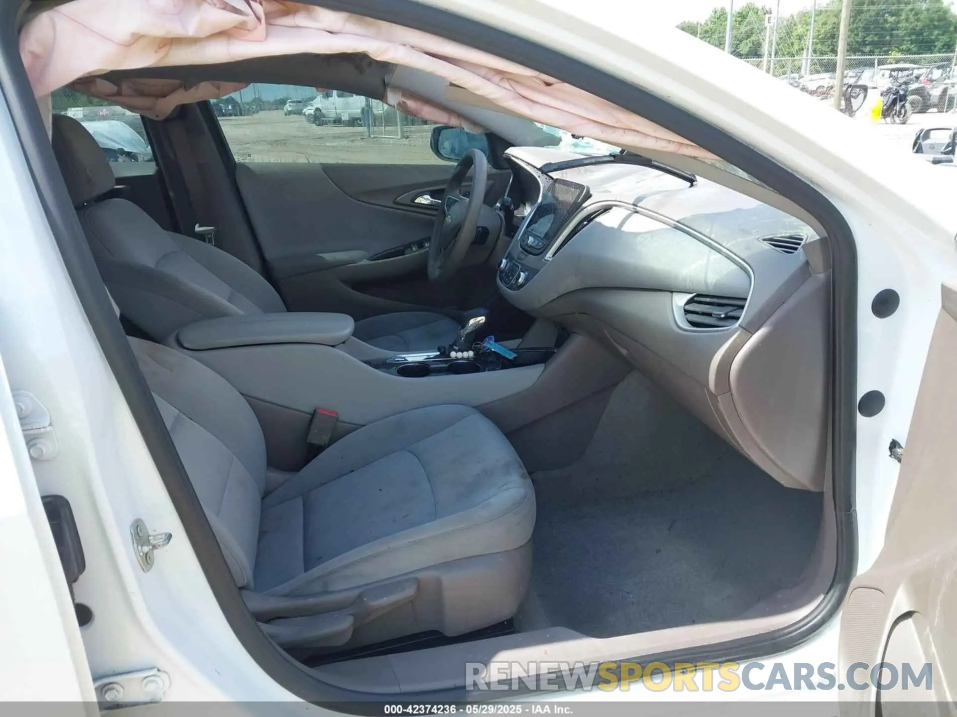 5 fotografías del automóvil dañado 1G1ZD5ST1NF184328 CHEVROLET MALIBU 2022