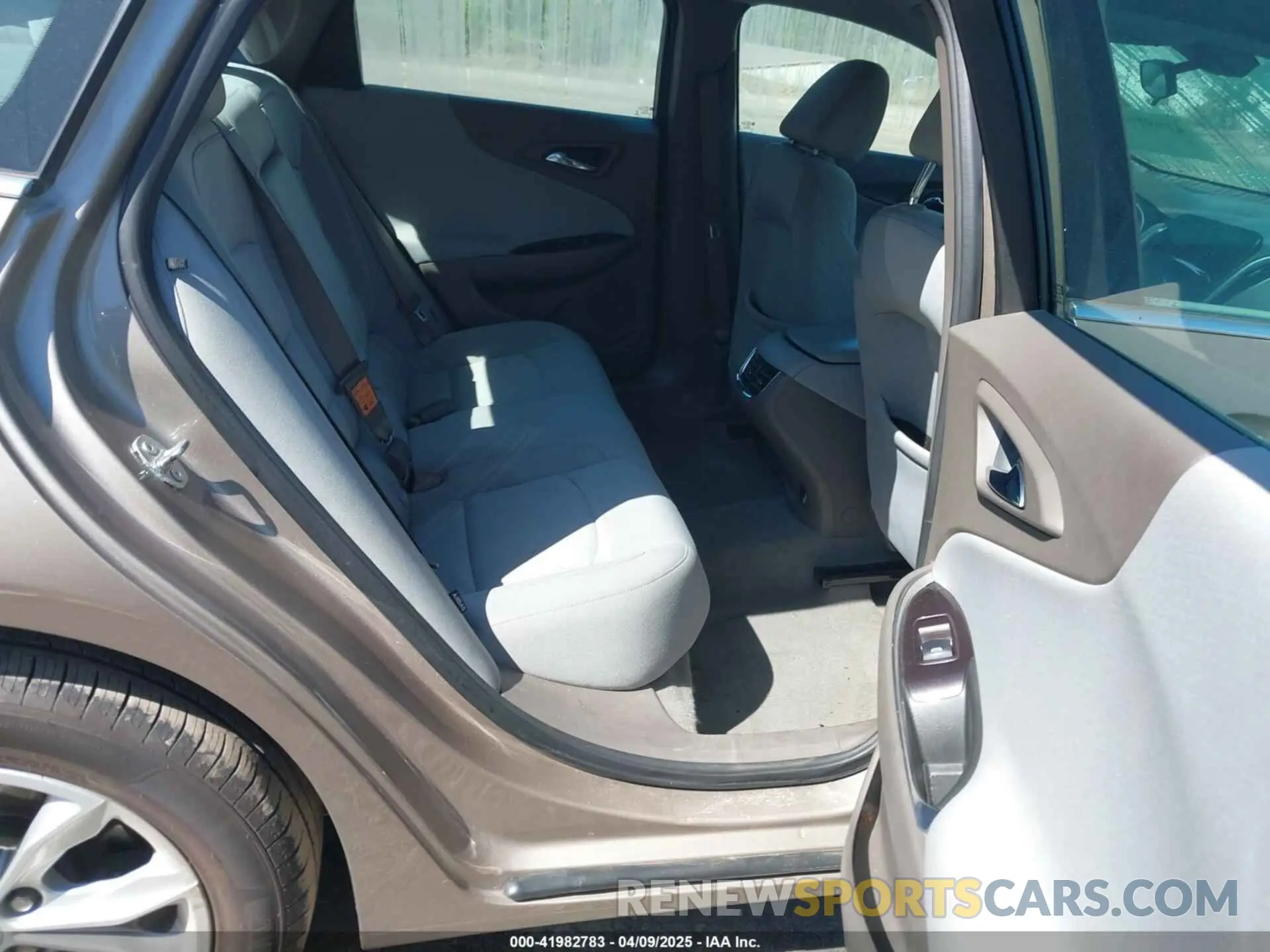 8 fotografías del automóvil dañado 1G1ZD5ST2NF119875 CHEVROLET MALIBU 2022