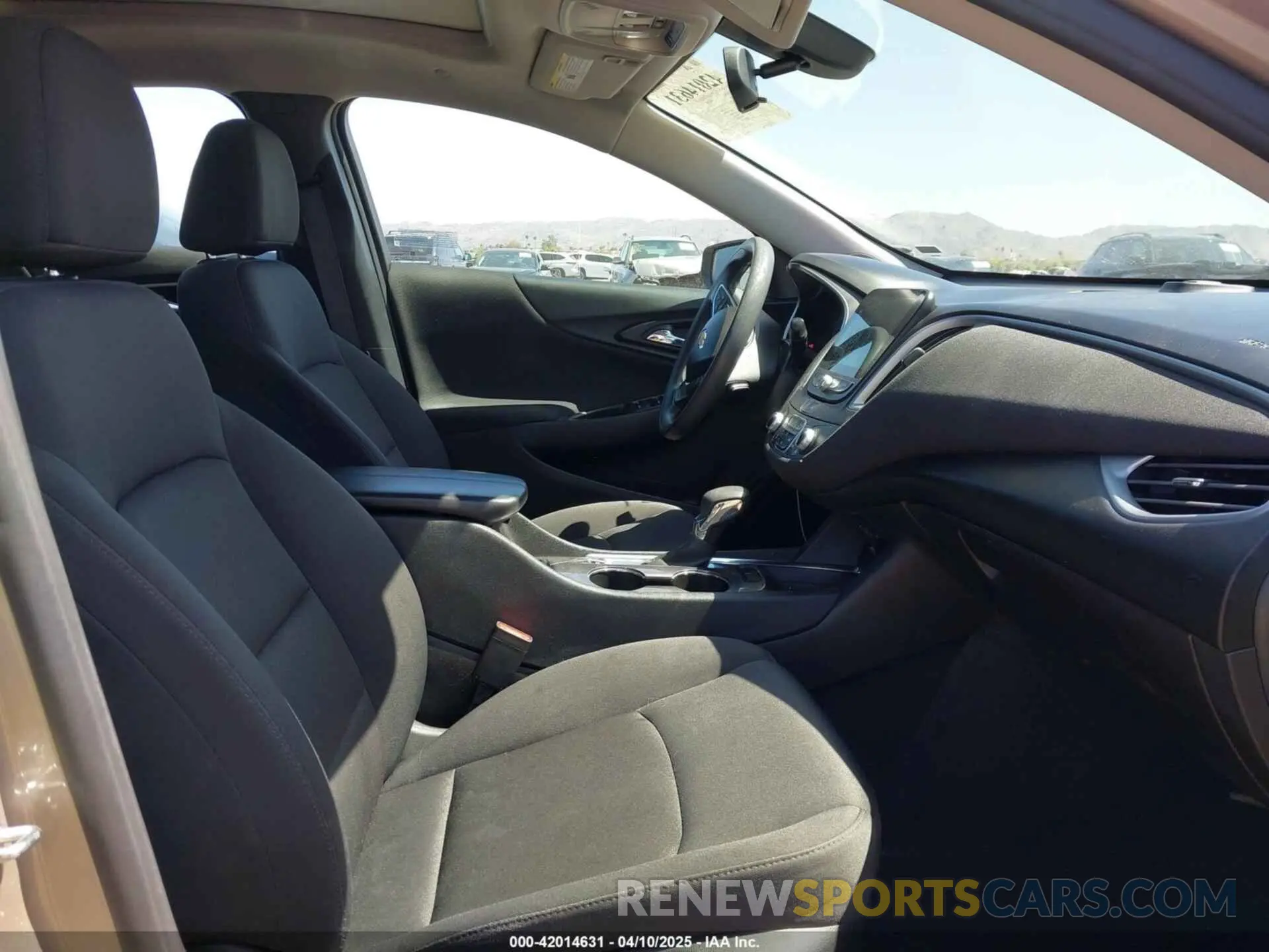 5 fotografías del automóvil dañado 1G1ZD5ST3NF132022 CHEVROLET MALIBU 2022