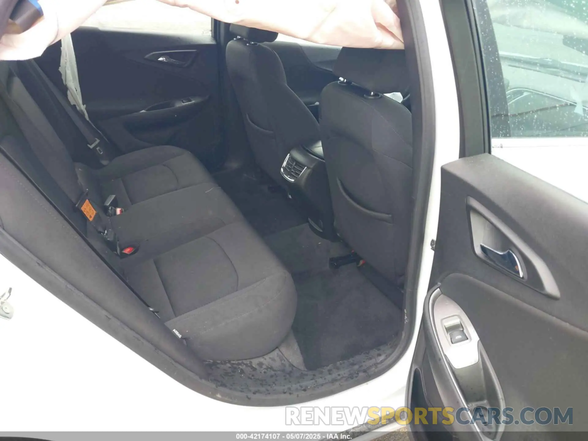 8 fotografías del automóvil dañado 1G1ZD5ST3NF171564 CHEVROLET MALIBU 2022