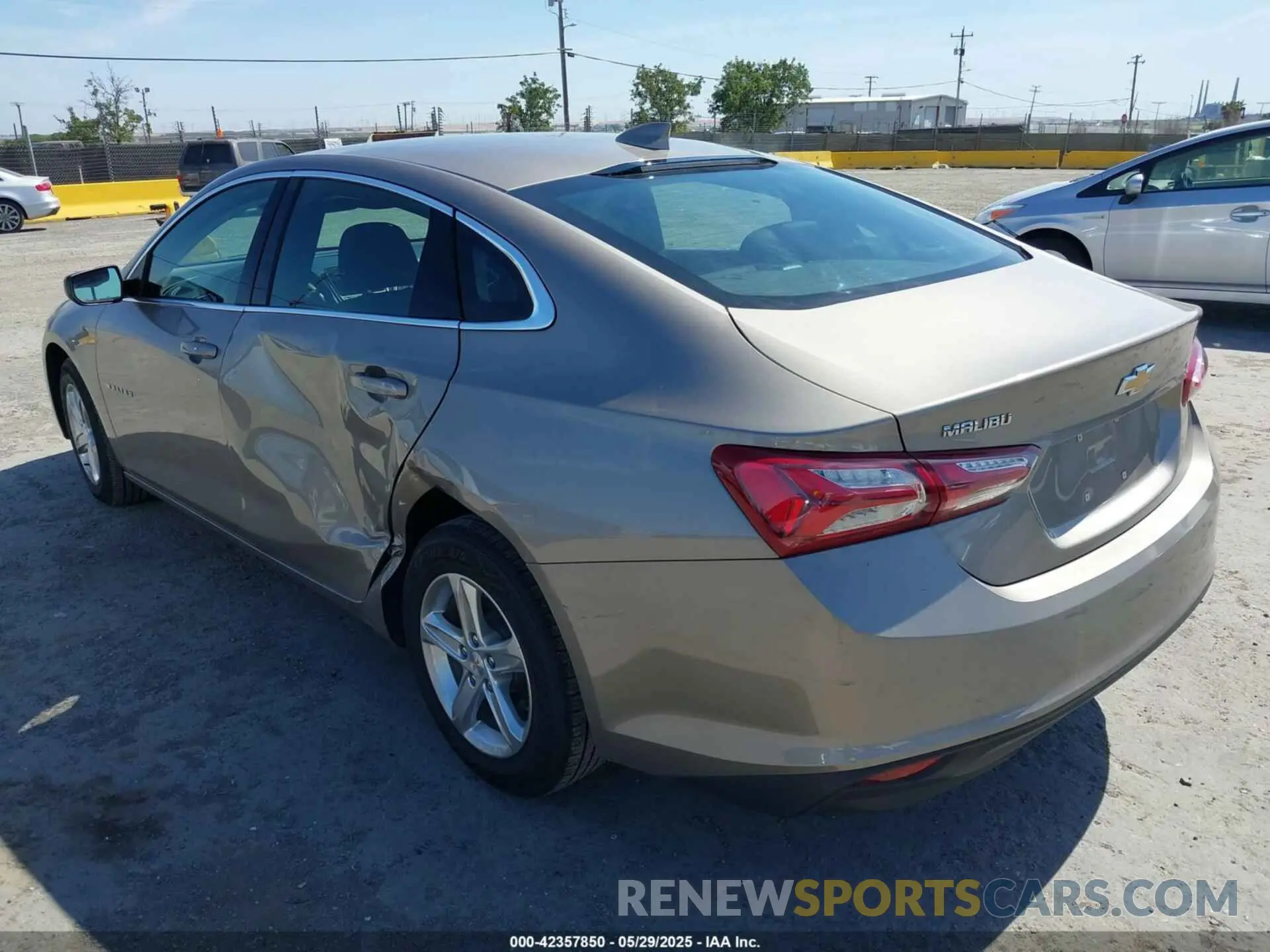 3 fotografías del automóvil dañado 1G1ZD5ST4NF194626 CHEVROLET MALIBU 2022