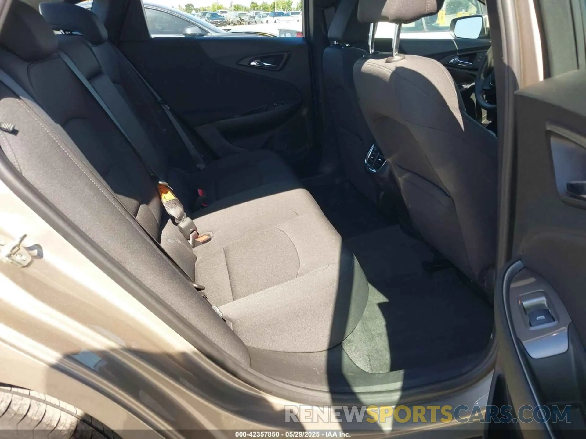8 fotografías del automóvil dañado 1G1ZD5ST4NF194626 CHEVROLET MALIBU 2022