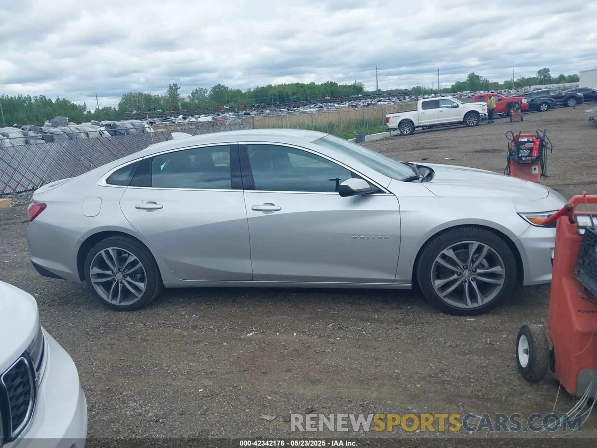 13 fotografías del automóvil dañado 1G1ZD5ST5NF148240 CHEVROLET MALIBU 2022