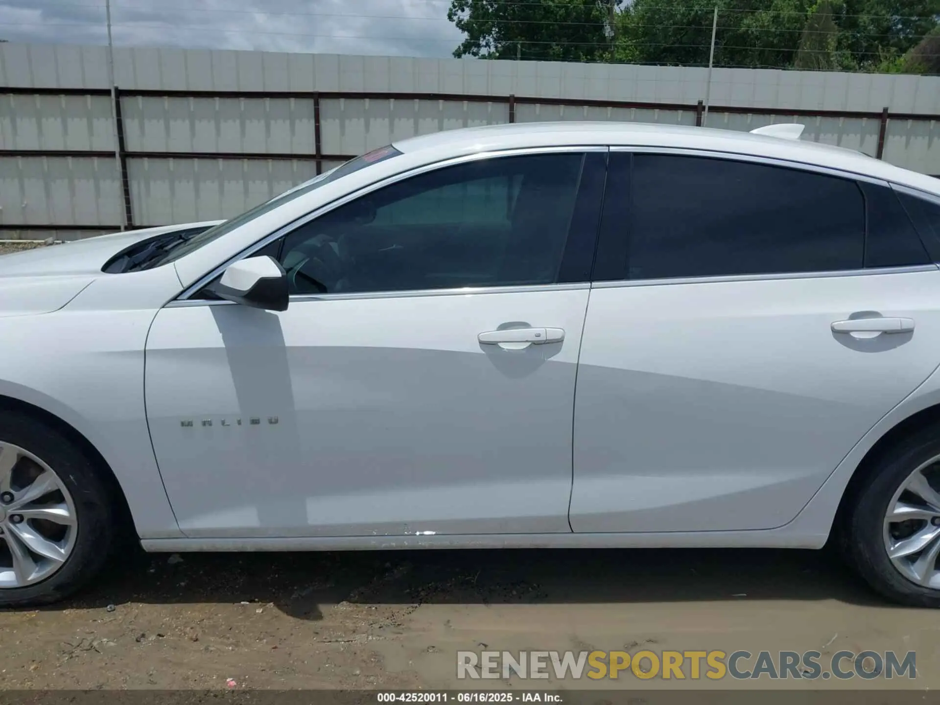 14 fotografías del automóvil dañado 1G1ZD5ST6NF111021 CHEVROLET MALIBU 2022