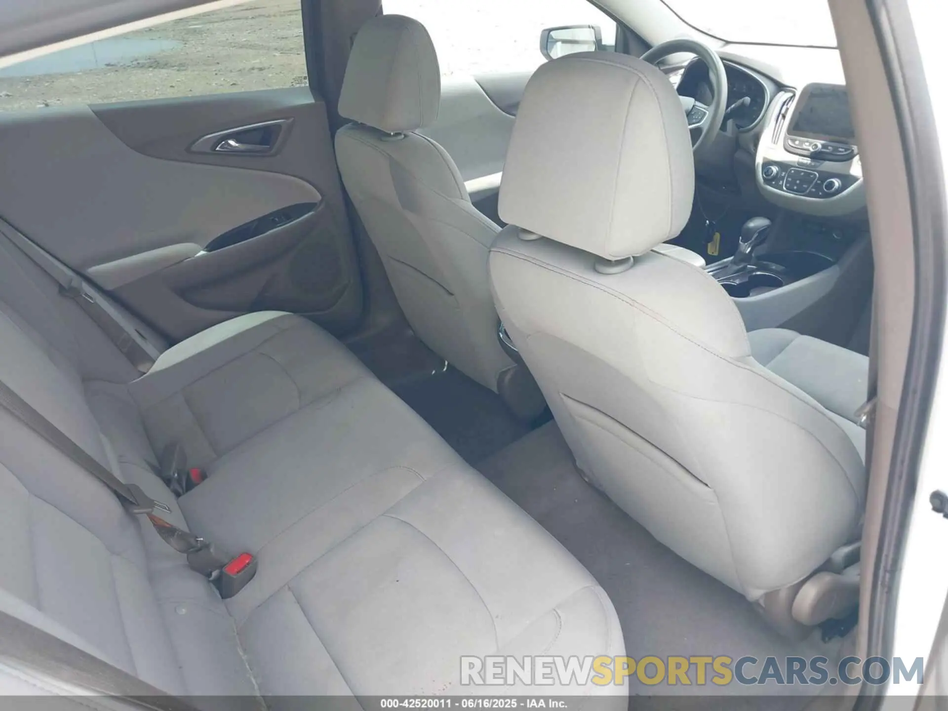 8 fotografías del automóvil dañado 1G1ZD5ST6NF111021 CHEVROLET MALIBU 2022