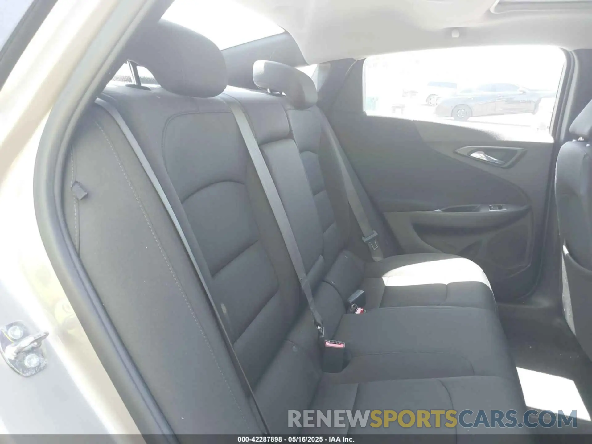 8 fotografías del automóvil dañado 1G1ZD5ST6NF178010 CHEVROLET MALIBU 2022