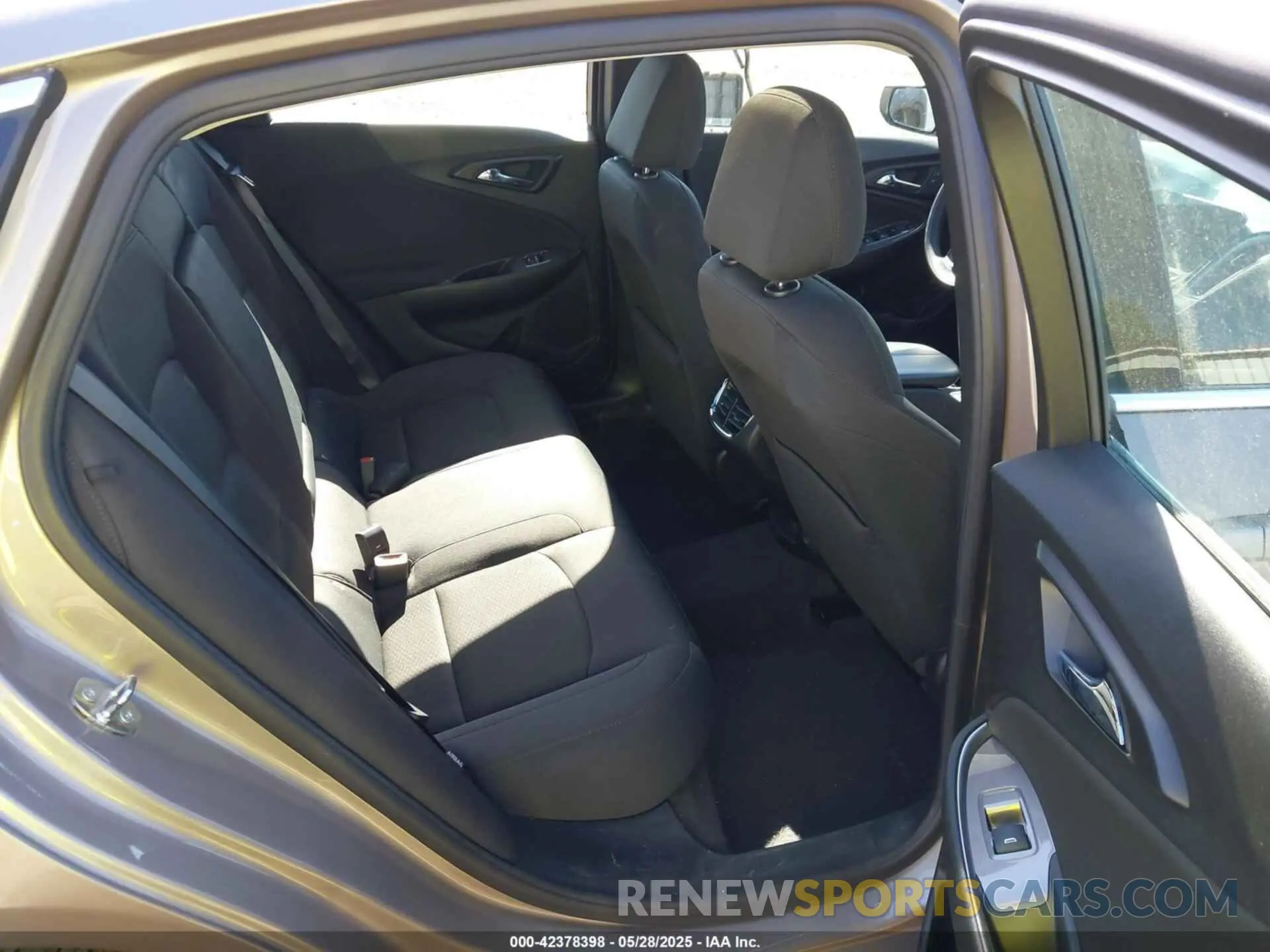 8 fotografías del automóvil dañado 1G1ZD5ST7NF116129 CHEVROLET MALIBU 2022
