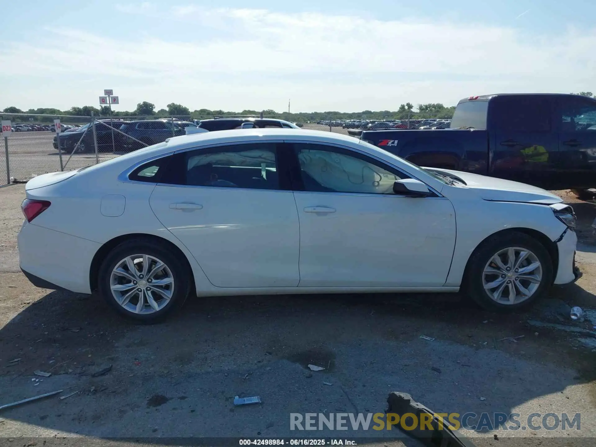 14 fotografías del automóvil dañado 1G1ZD5ST8NF133084 CHEVROLET MALIBU 2022