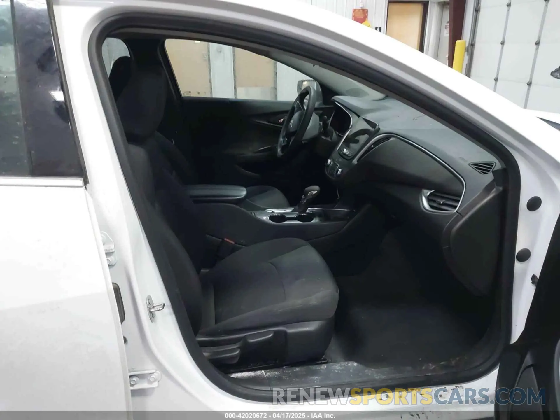 5 fotografías del automóvil dañado 1G1ZD5ST9NF160990 CHEVROLET MALIBU 2022