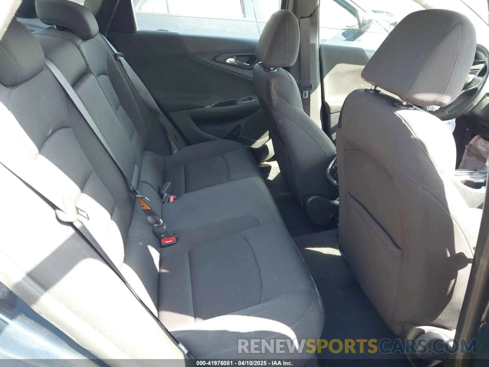 8 fotografías del automóvil dañado 1G1ZD5STXNF150016 CHEVROLET MALIBU 2022