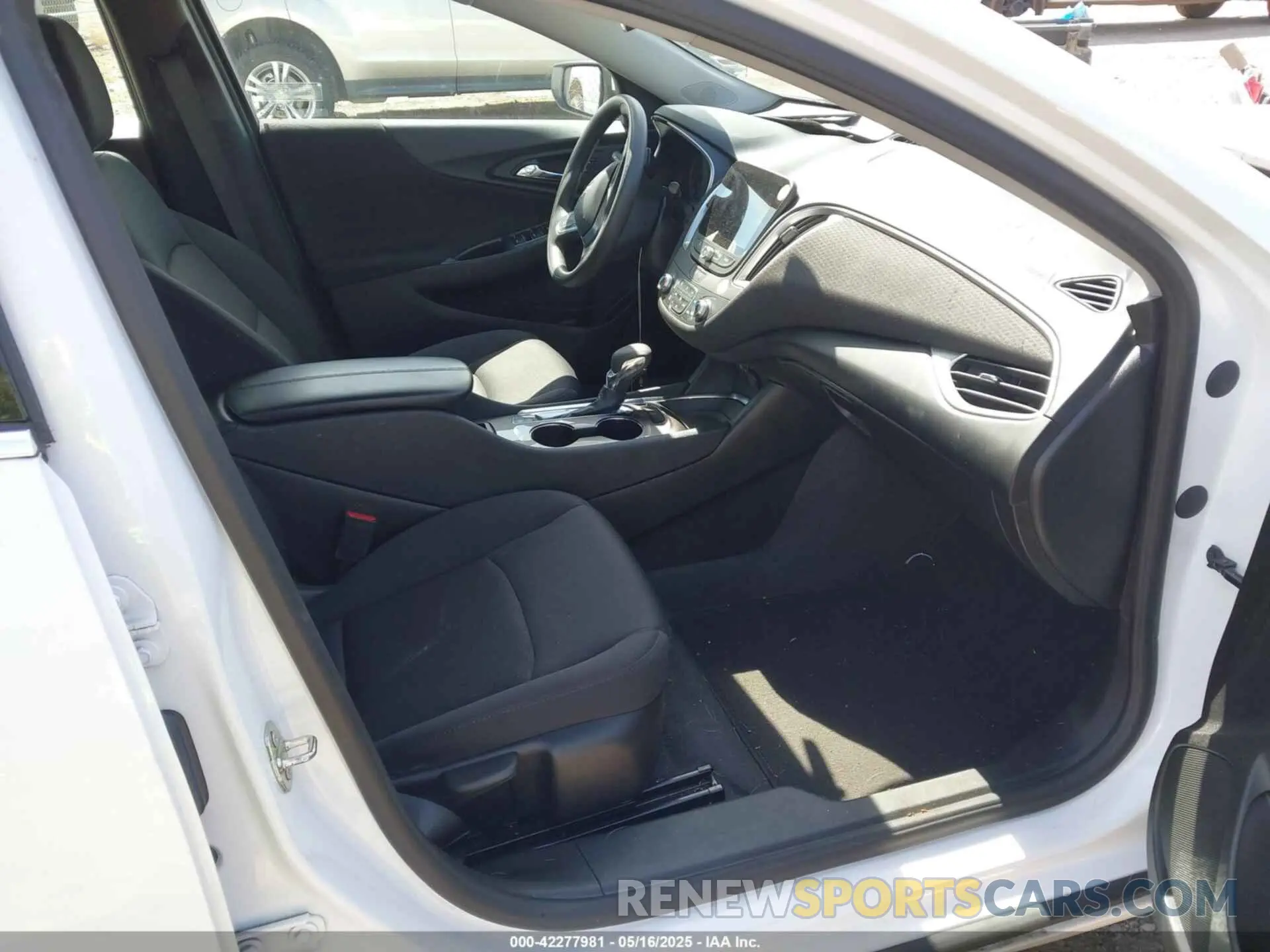 5 fotografías del automóvil dañado 1G1ZD5STXNF163011 CHEVROLET MALIBU 2022