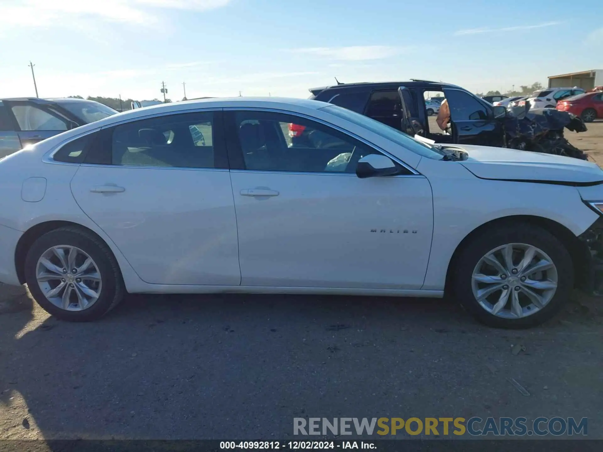 14 fotografías del automóvil dañado 1G1ZD5STXNF180763 CHEVROLET MALIBU 2022