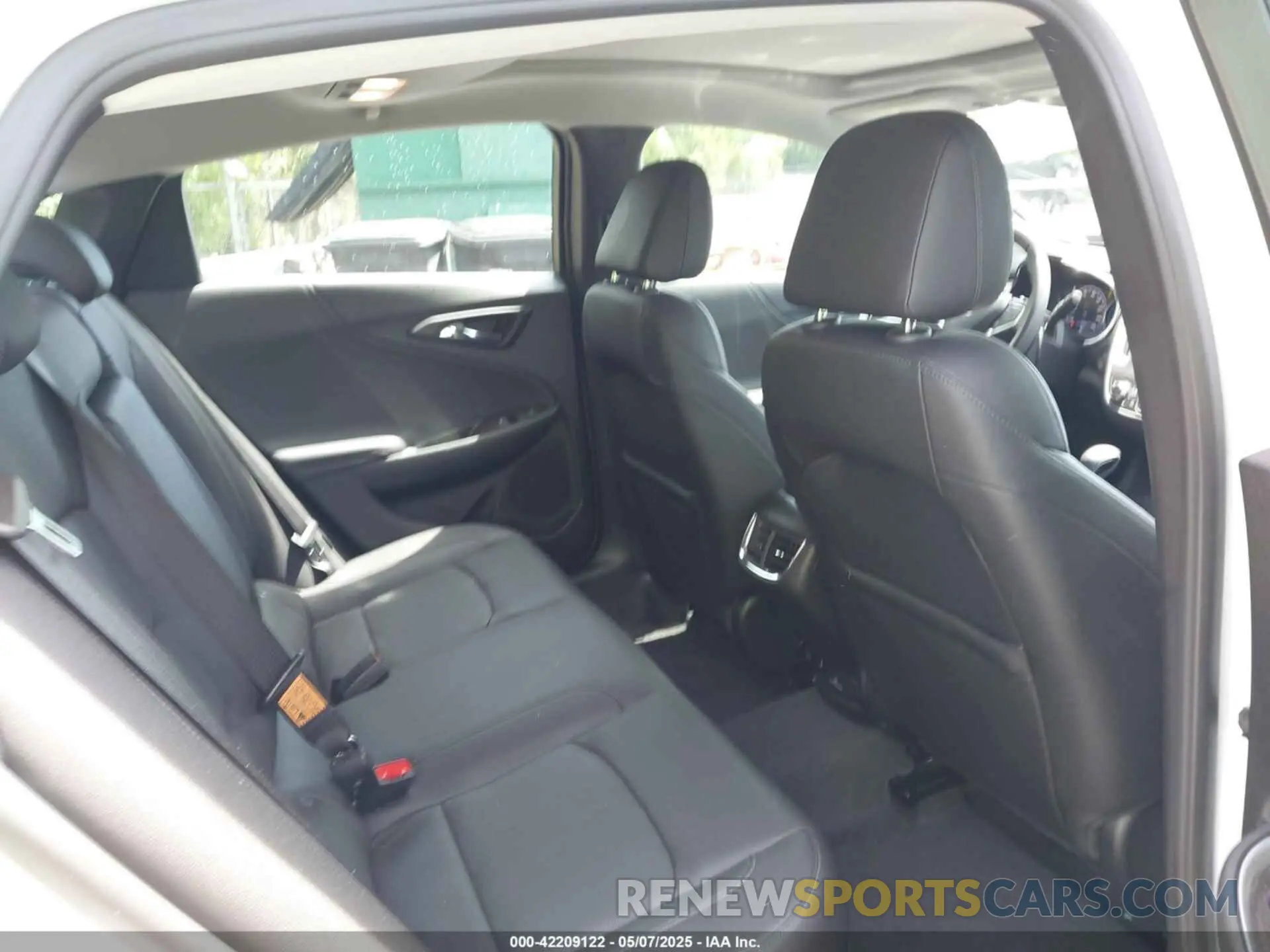 8 fotografías del automóvil dañado 1G1ZE5SX0NF204326 CHEVROLET MALIBU 2022