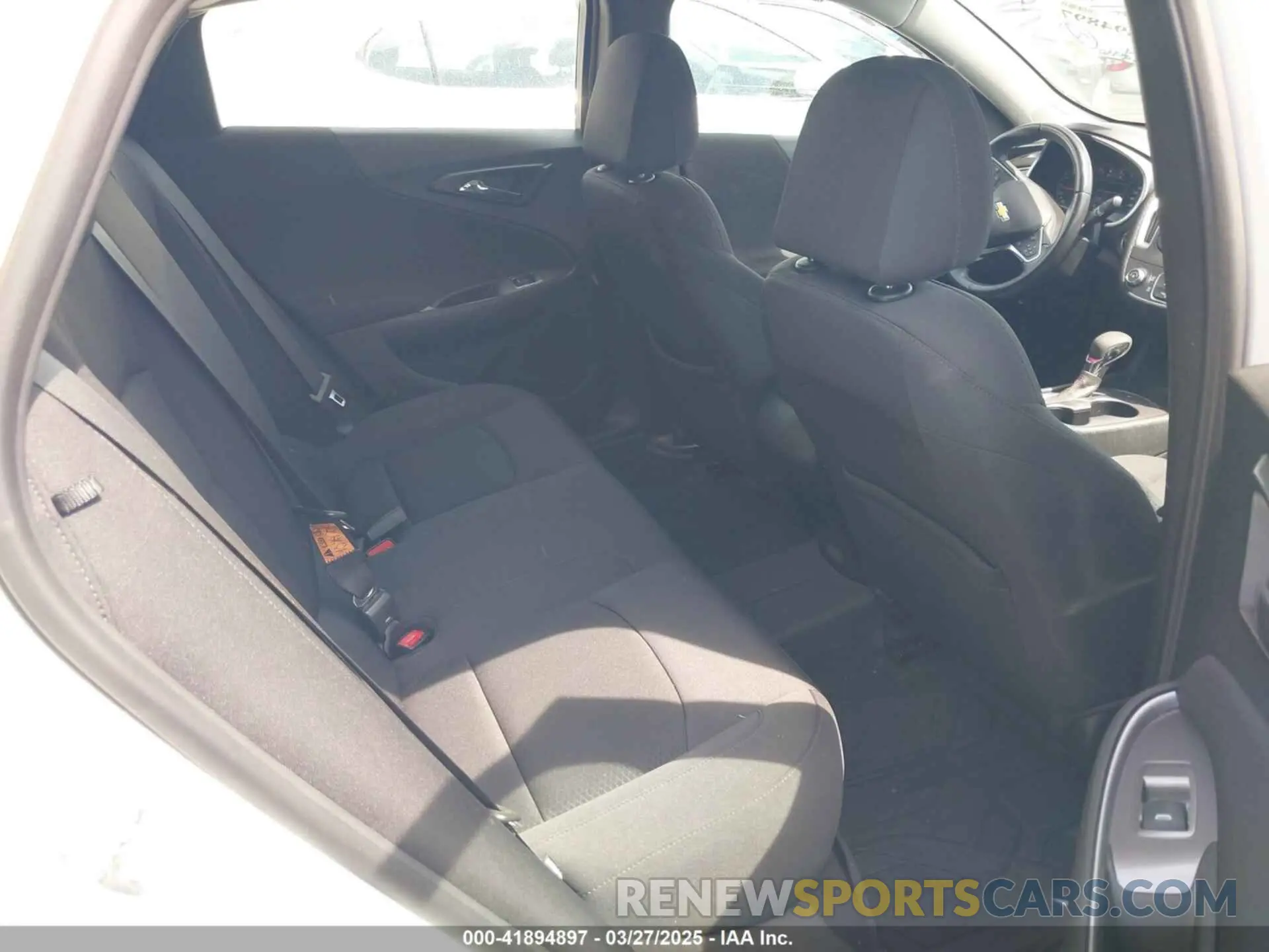 8 fotografías del automóvil dañado 1G1ZG5ST0NF207167 CHEVROLET MALIBU 2022