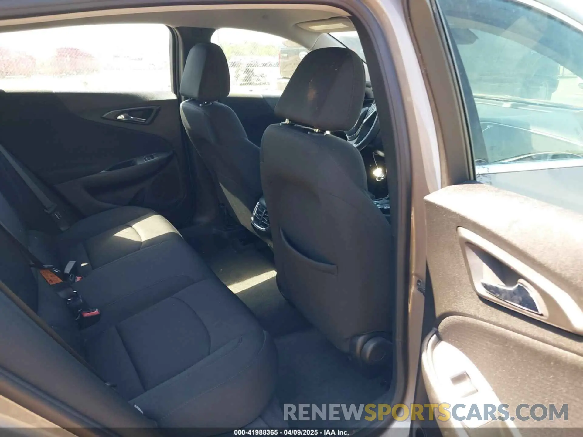 8 fotografías del automóvil dañado 1G1ZD5ST0PF180709 CHEVROLET MALIBU 2023