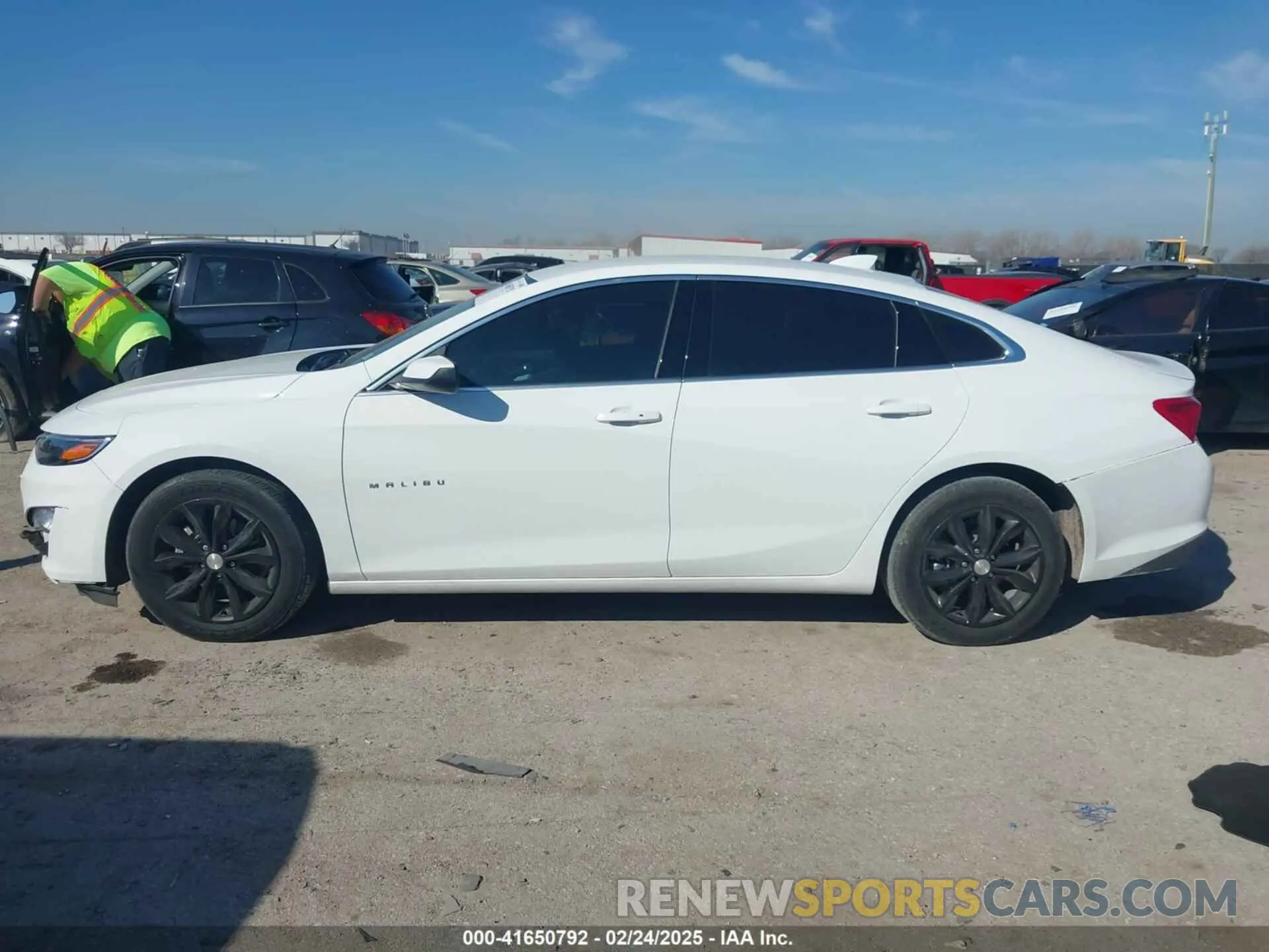 14 fotografías del automóvil dañado 1G1ZD5ST1PF149050 CHEVROLET MALIBU 2023