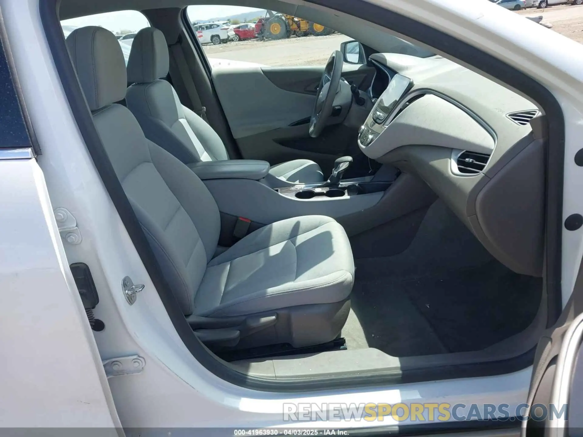 5 fotografías del automóvil dañado 1G1ZD5ST5PF242315 CHEVROLET MALIBU 2023