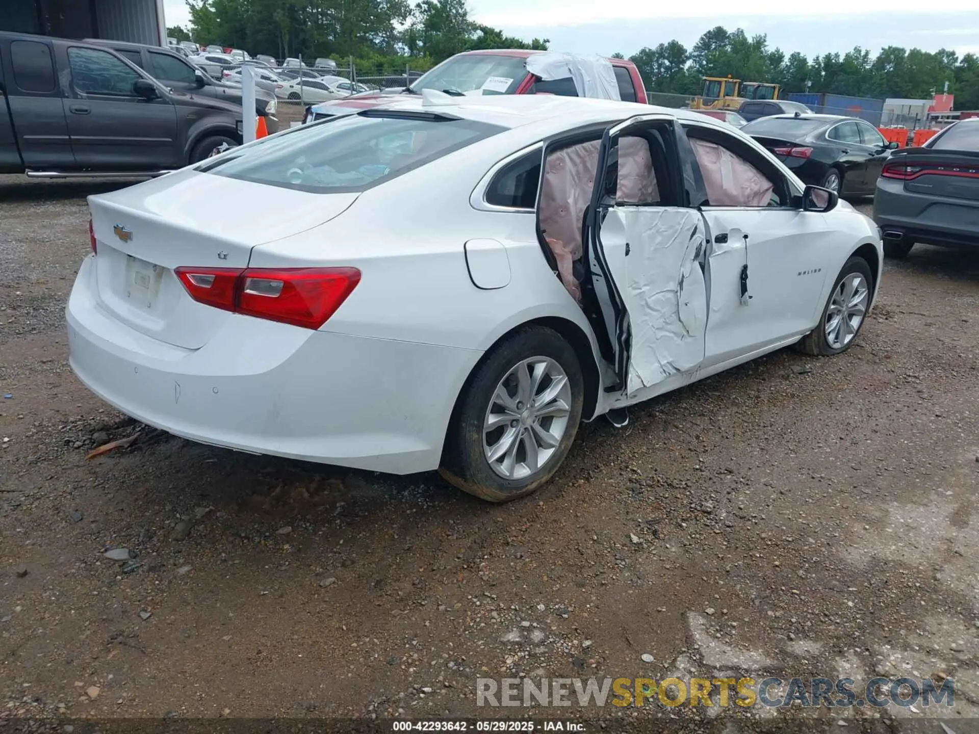 4 fotografías del automóvil dañado 1G1ZD5ST3RF126372 CHEVROLET MALIBU 2024