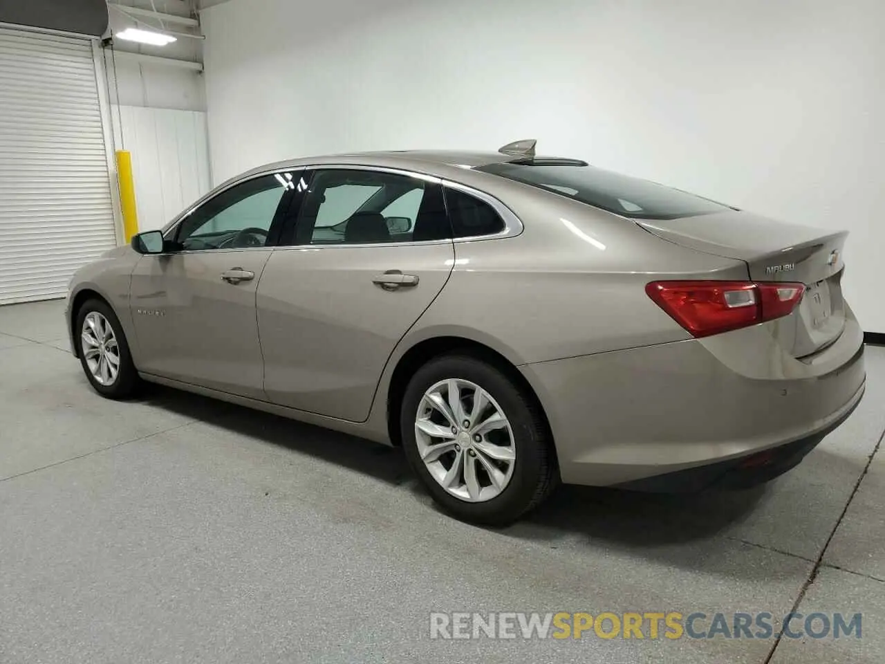 2 fotografías del automóvil dañado 1G1ZD5ST3RF126744 CHEVROLET MALIBU 2024