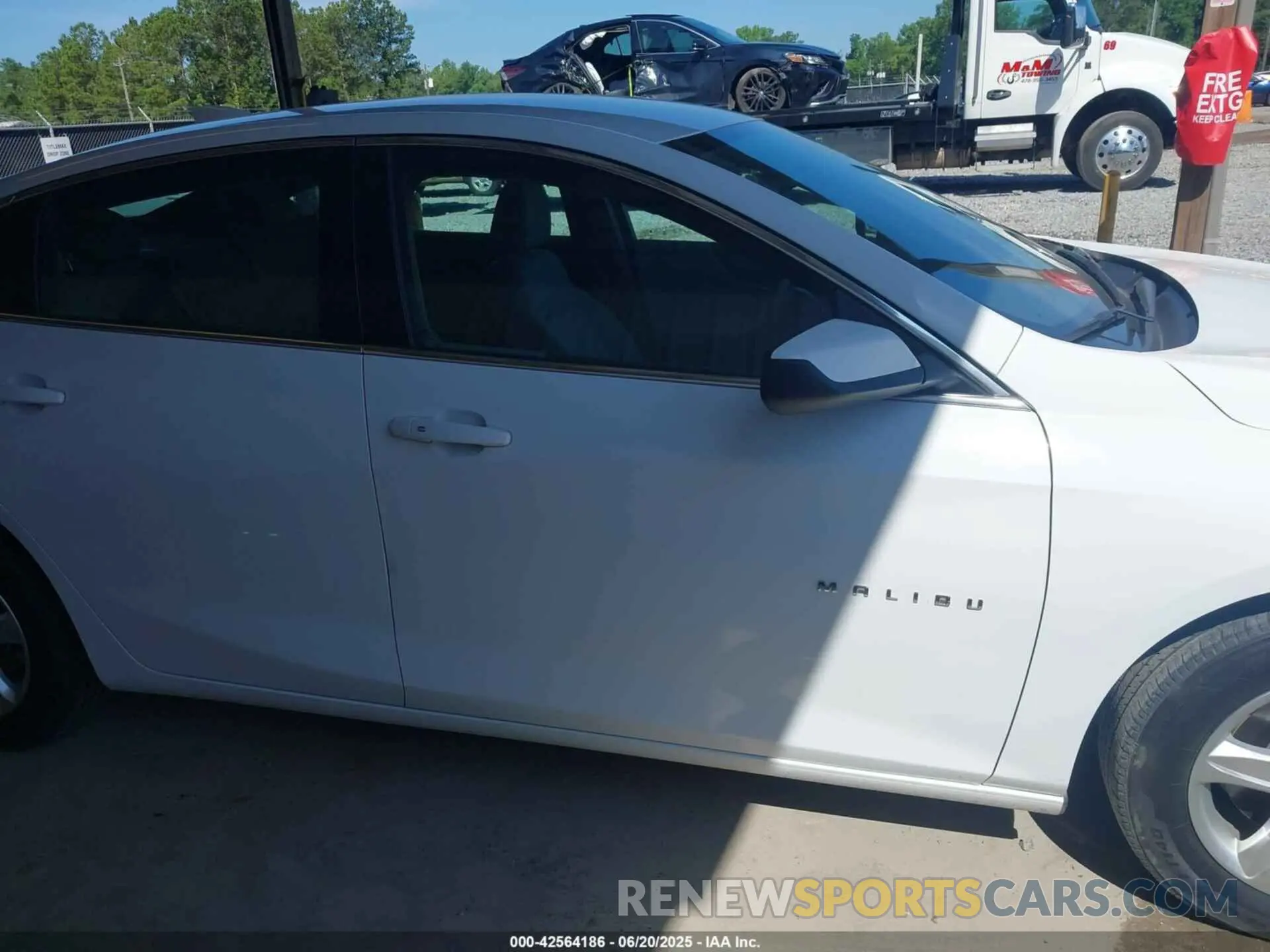 13 fotografías del automóvil dañado 1G1ZD5ST3RF130194 CHEVROLET MALIBU 2024
