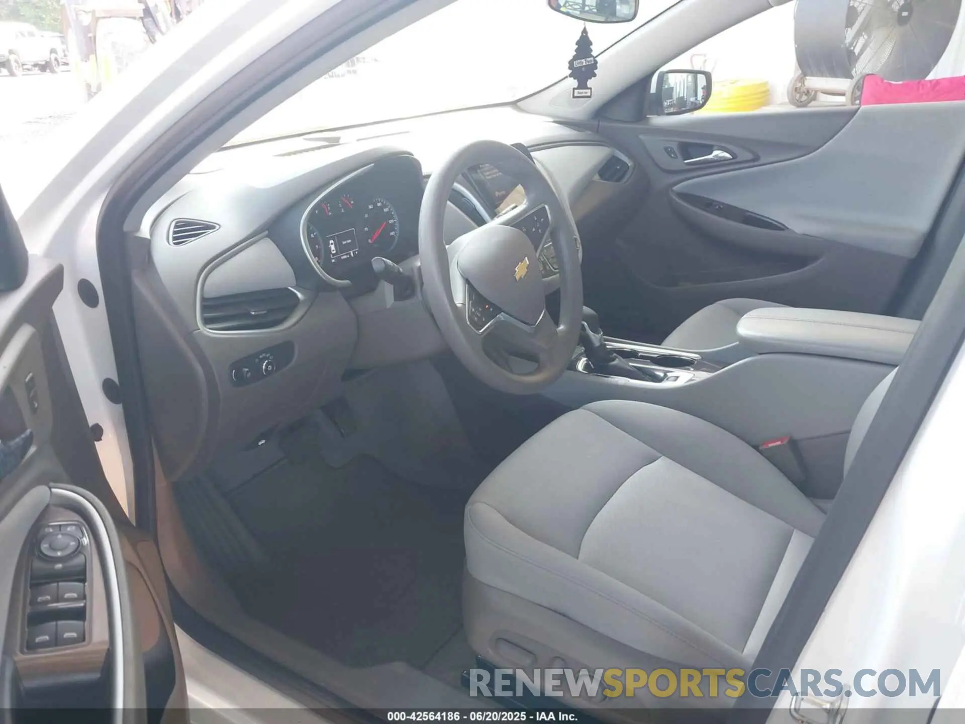 5 fotografías del automóvil dañado 1G1ZD5ST3RF130194 CHEVROLET MALIBU 2024