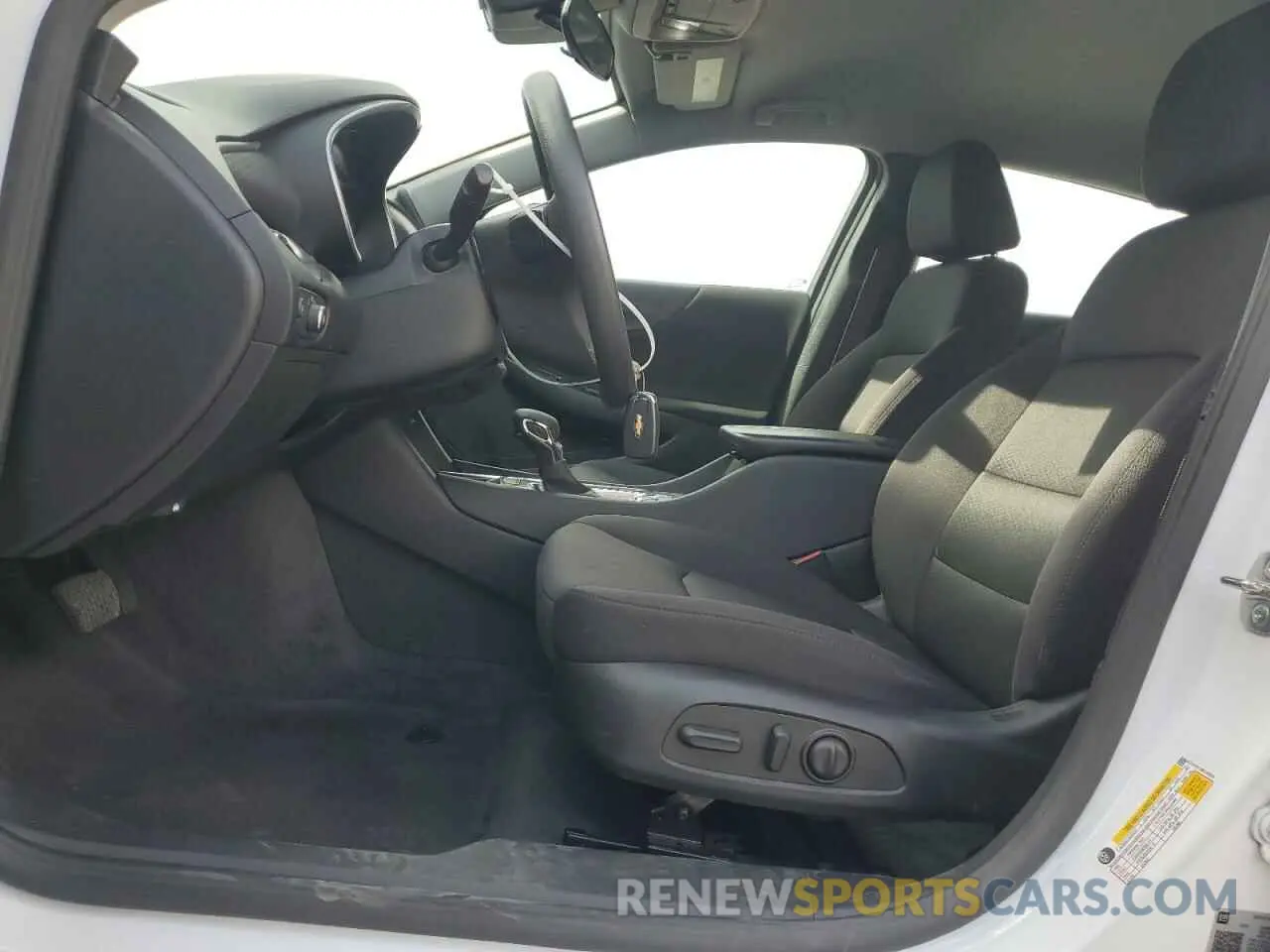 7 fotografías del automóvil dañado 1G1ZD5ST3RF196955 CHEVROLET MALIBU 2024